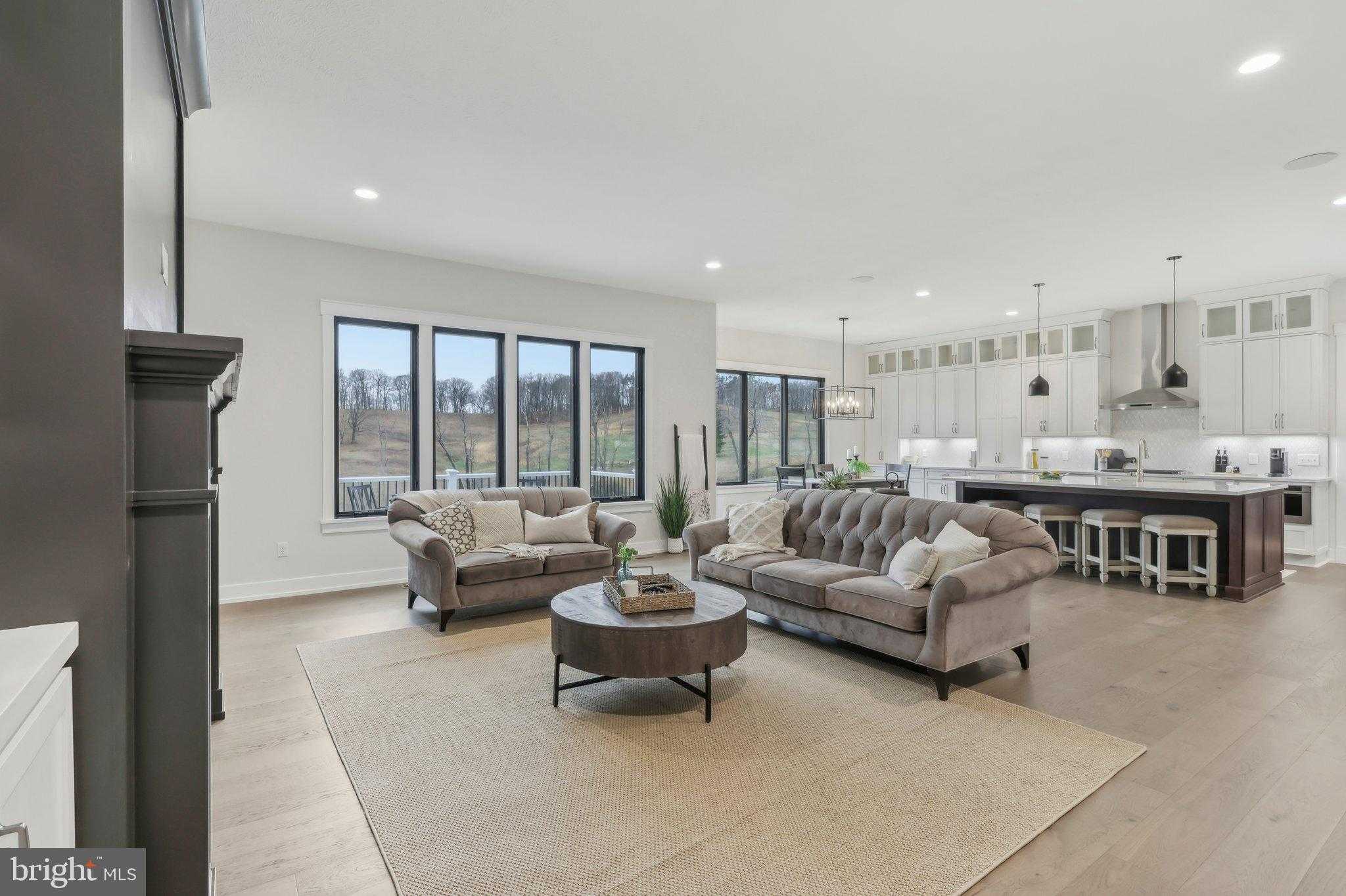 510 Newcomen Rd photo 8