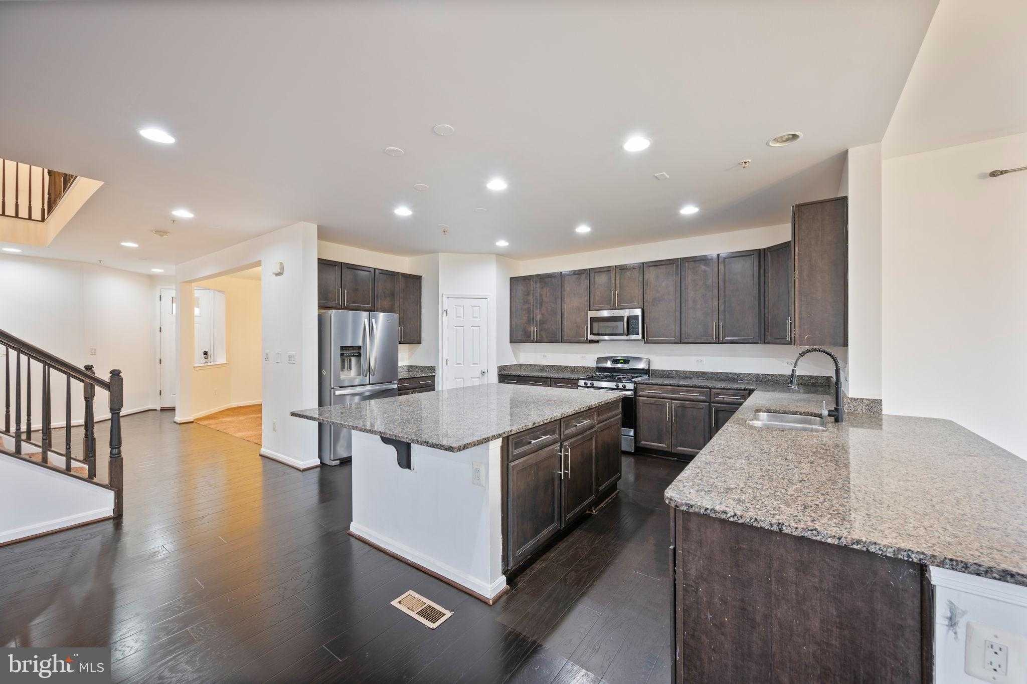 340 Daleview Dr photo 2