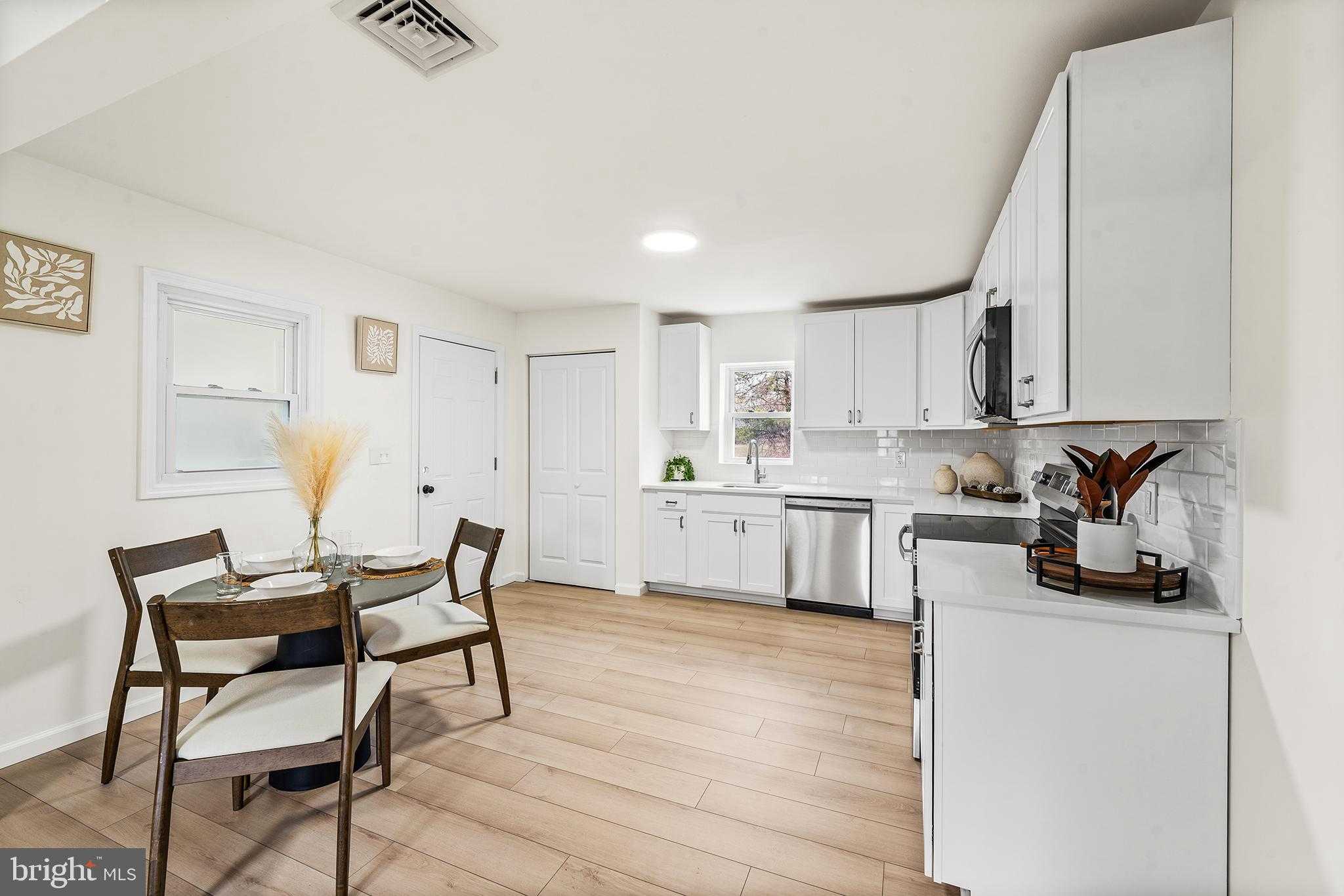 115 Cemetery Ln photo 2