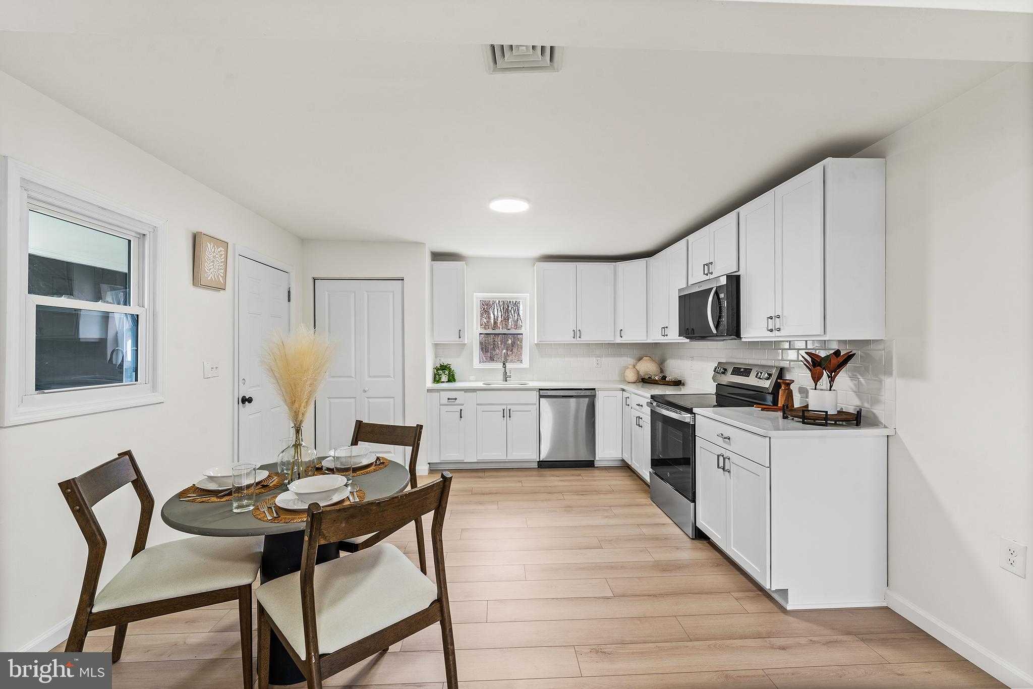 115 Cemetery Ln photo 3