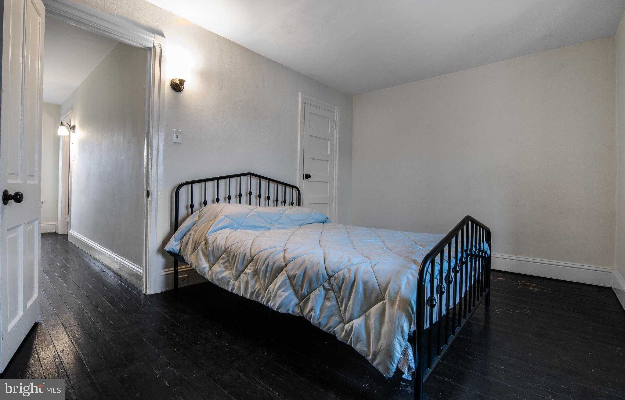 550 N Plum St photo 17