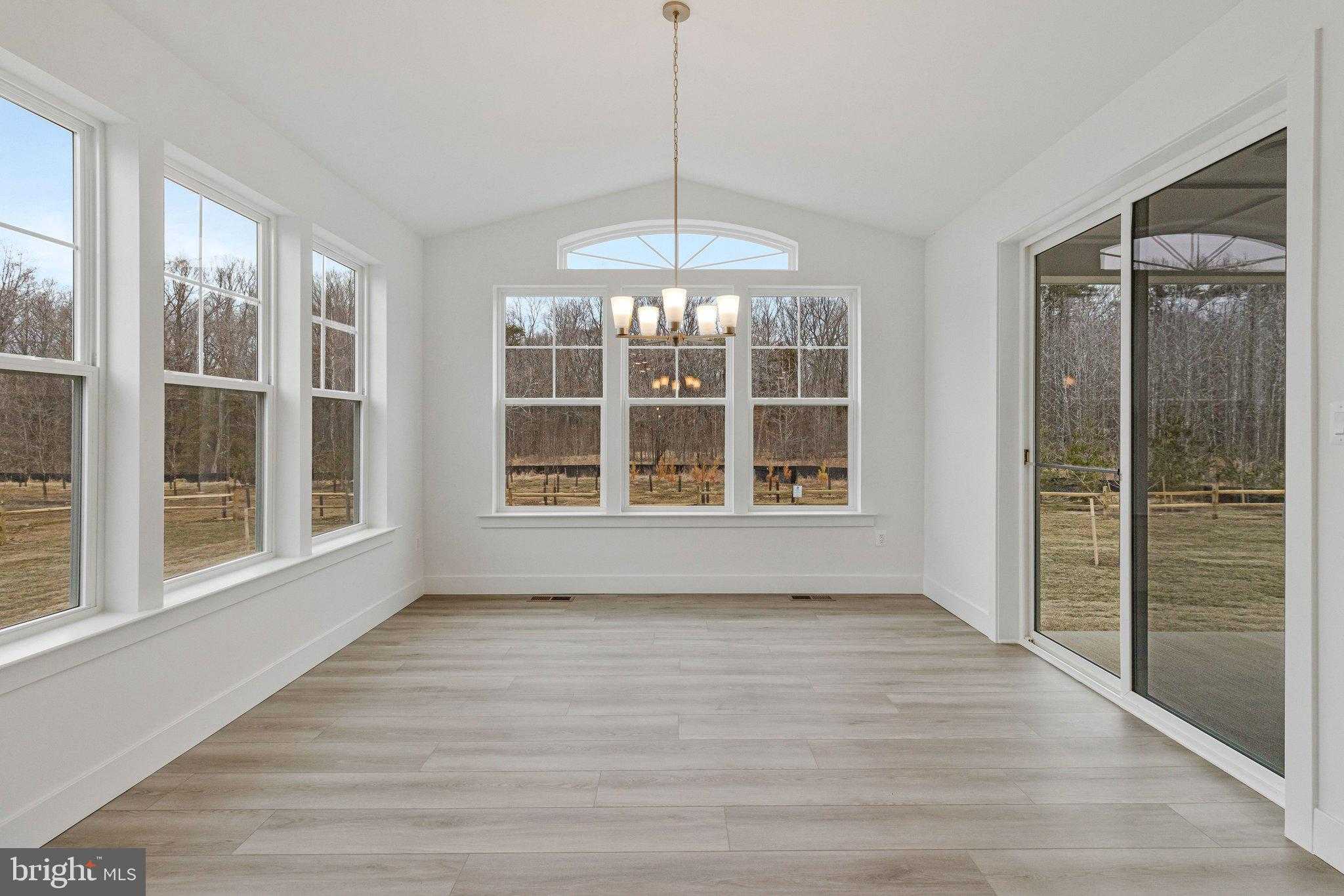 2011 Saint James Rd photo 21