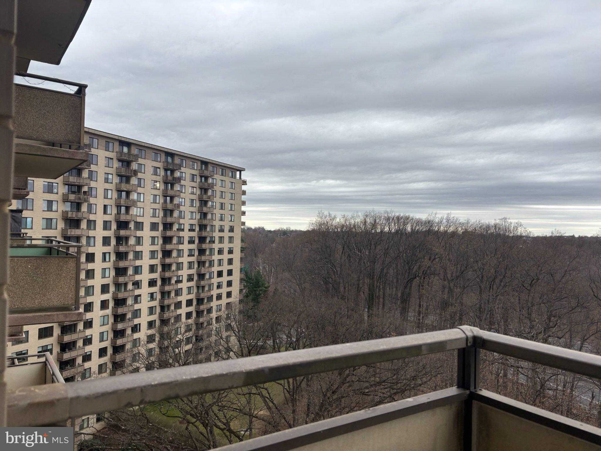 5225 Pooks Hill Rd photo 3