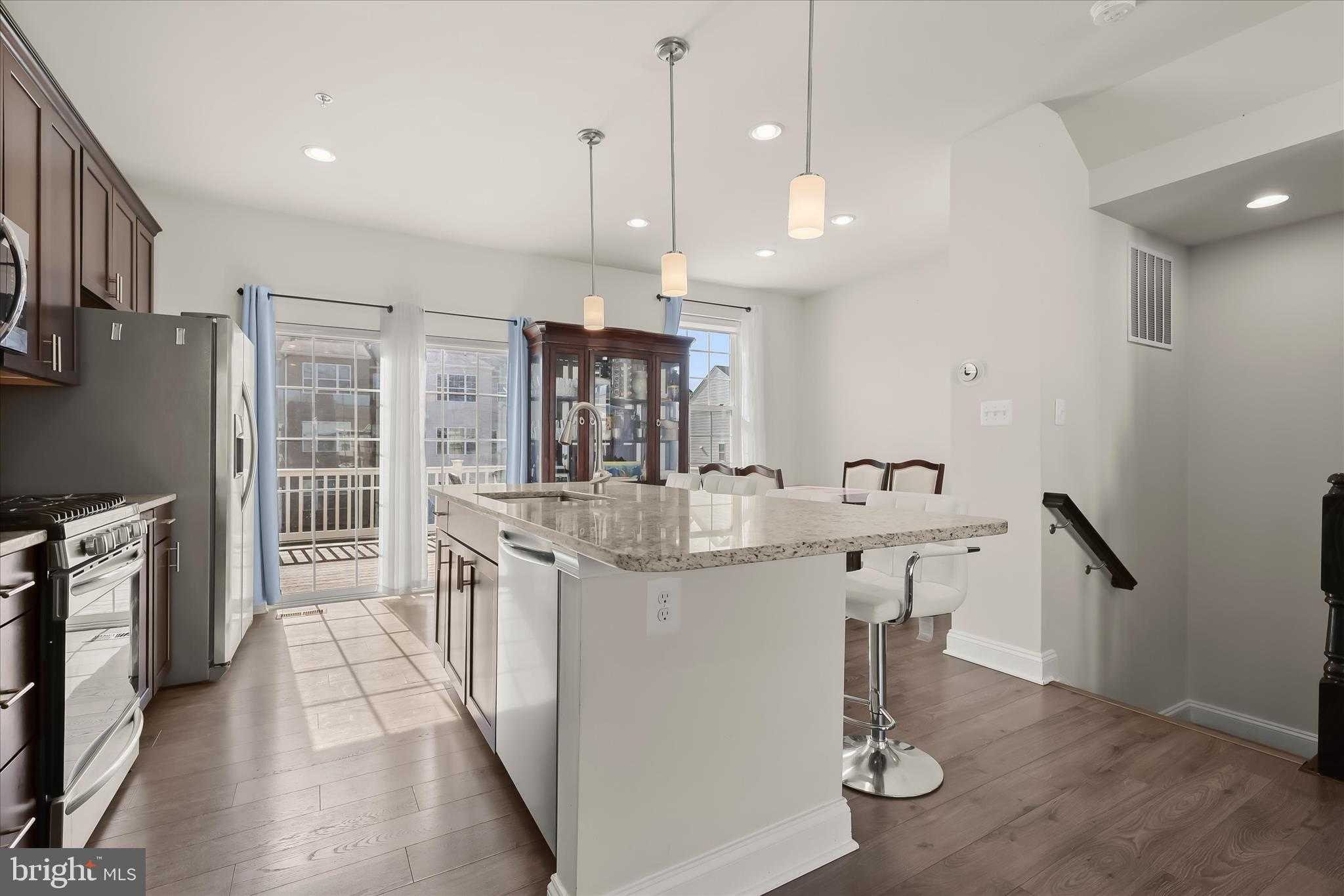 1317 Spindrift Rd photo 3