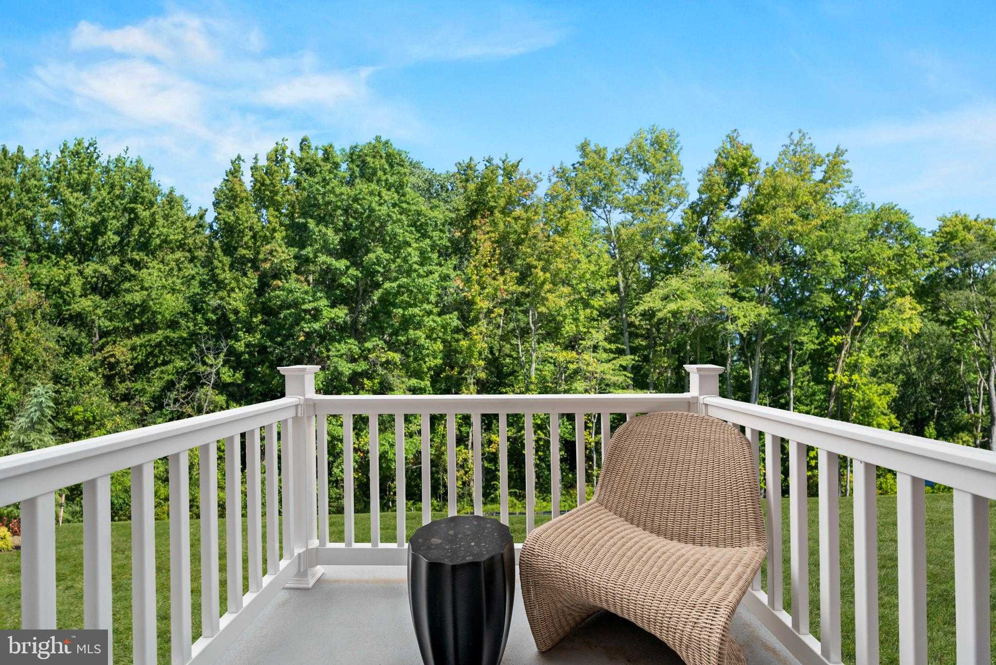 860 Graphite Dr photo 8