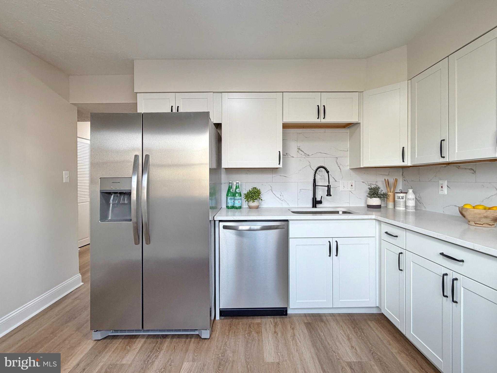 1020 Dorset Dr photo 6