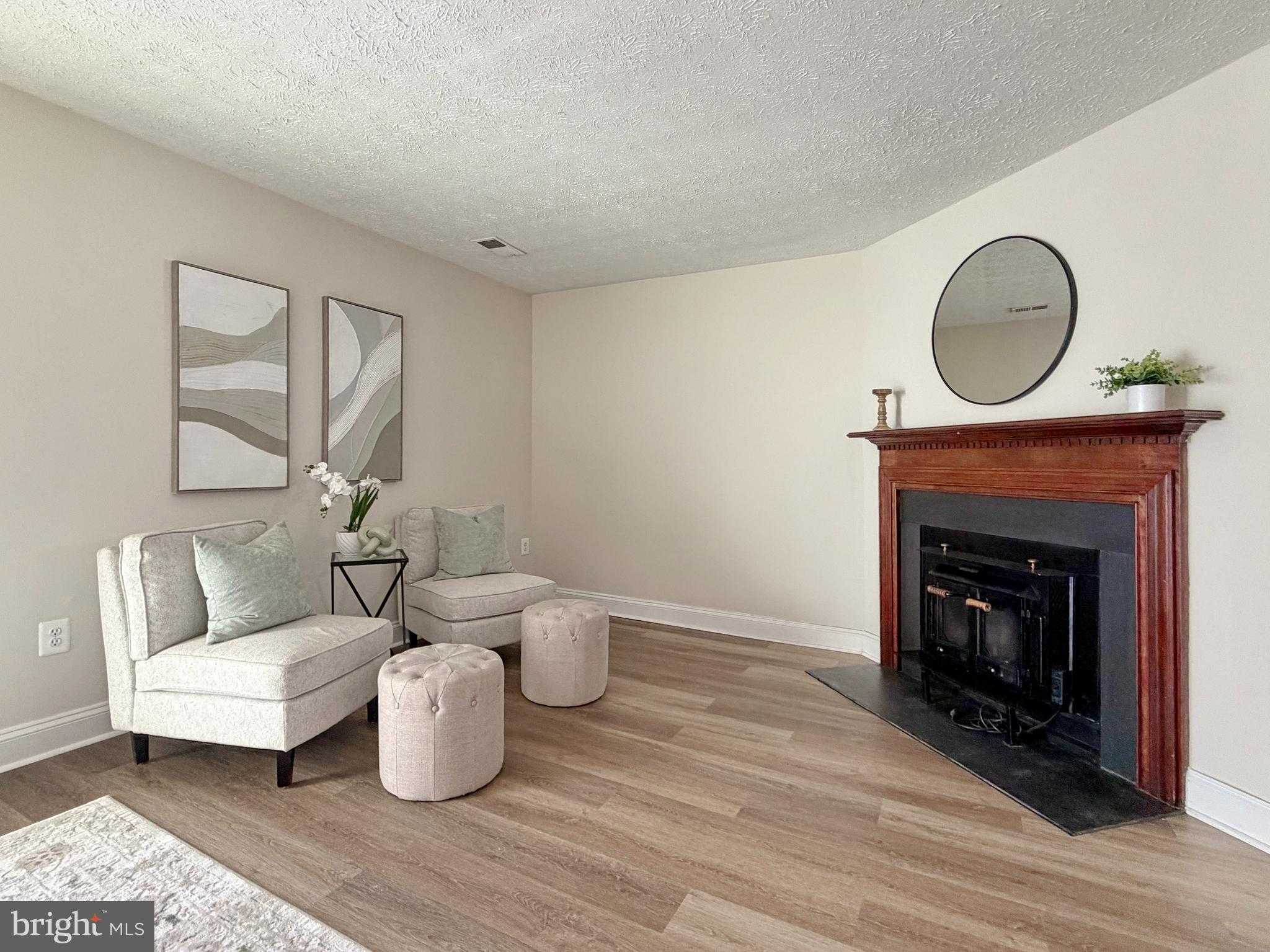 1020 Dorset Dr photo 9