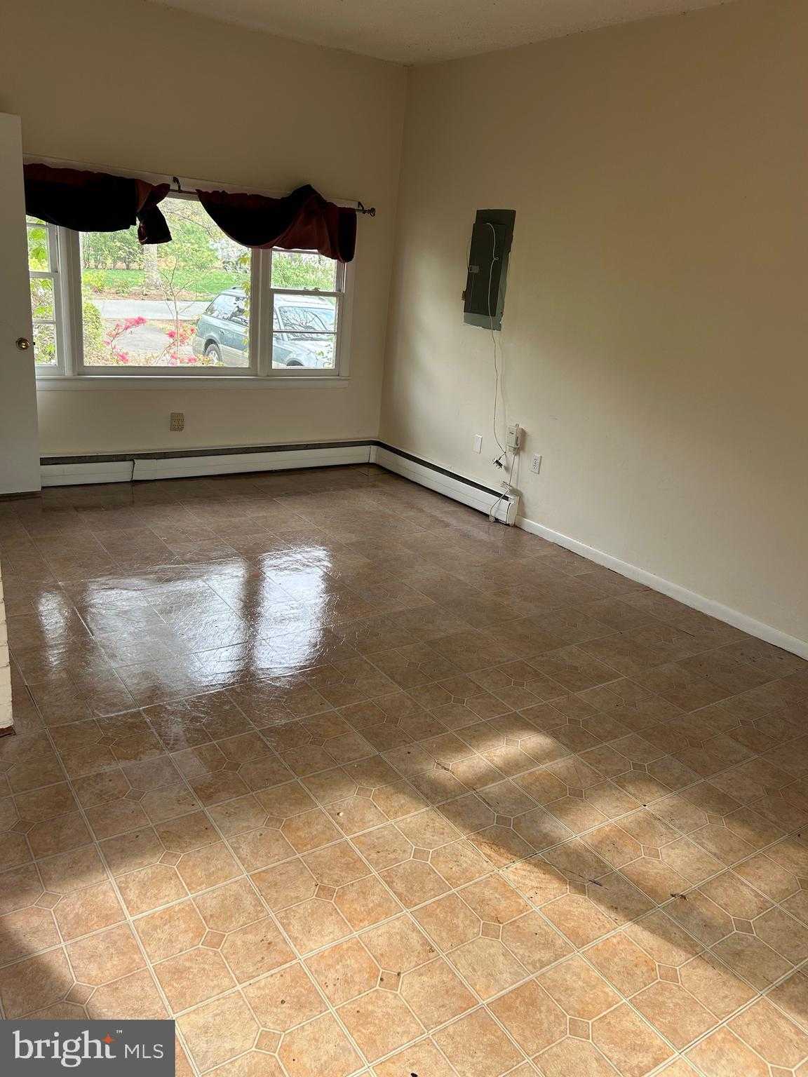 20209 Redrose Dr photo 9