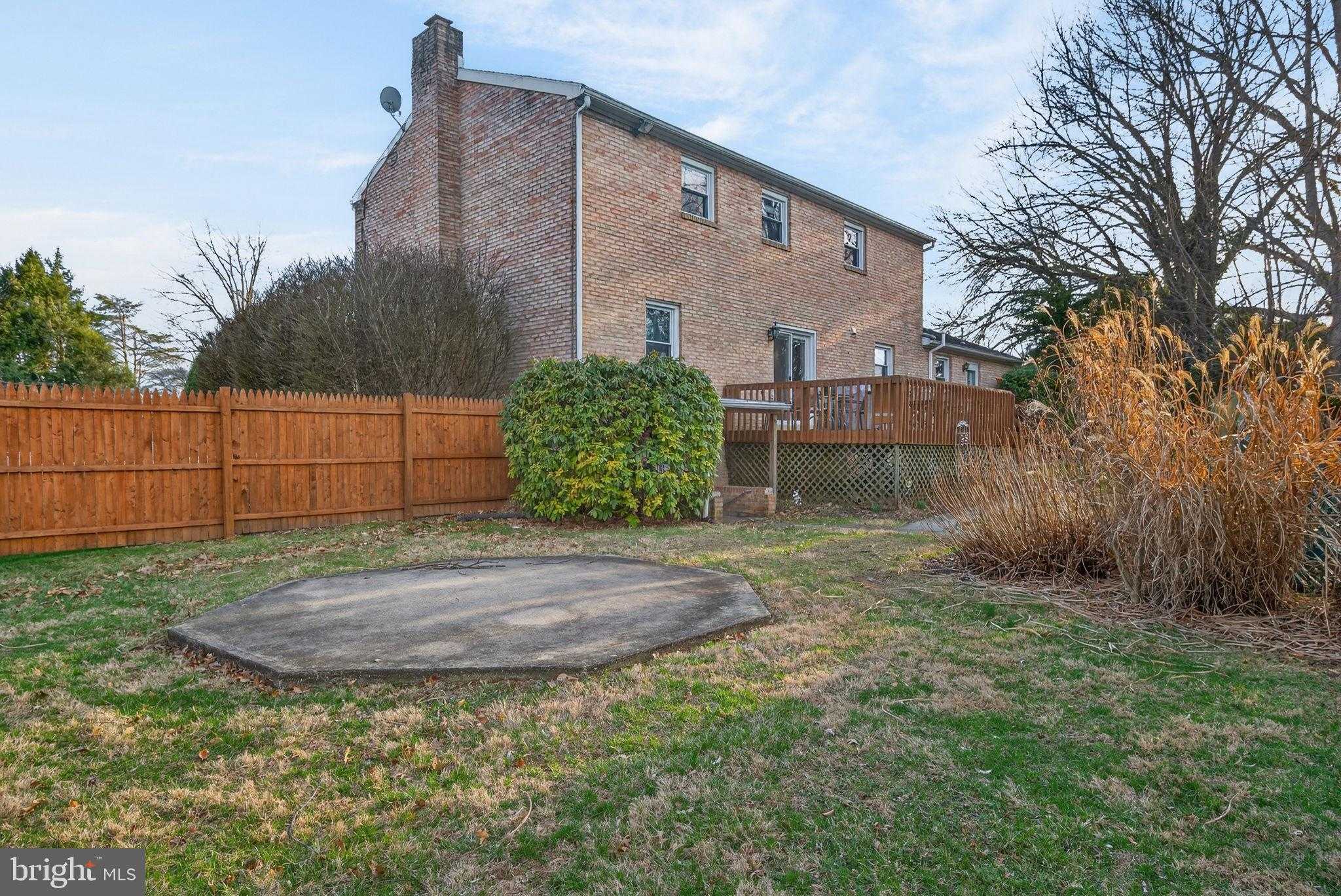 301 E Elmwood Ave photo 42