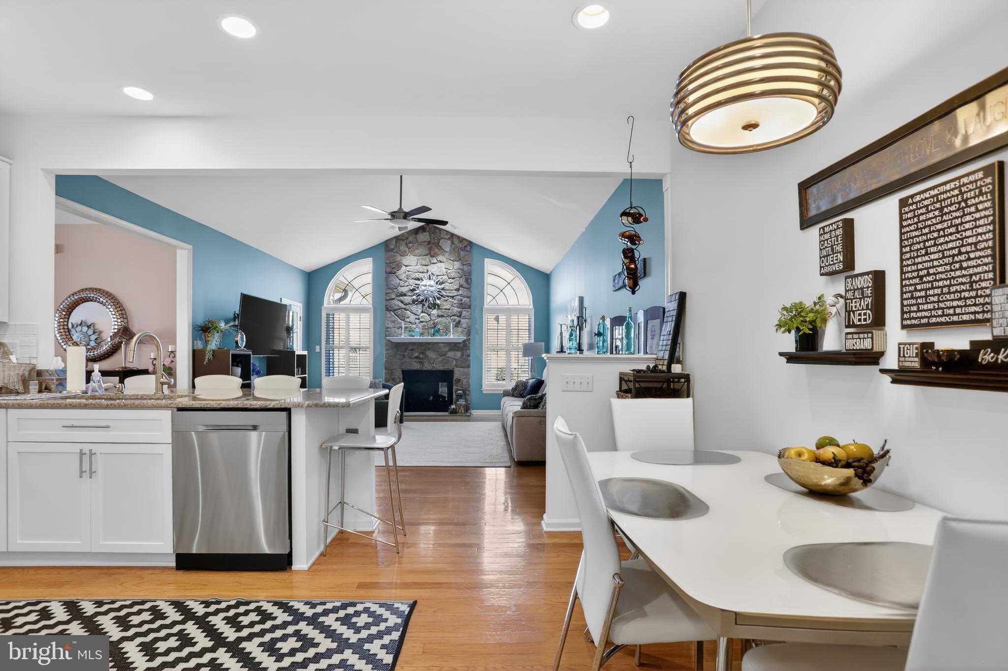 618 Bellflower Rd photo 7