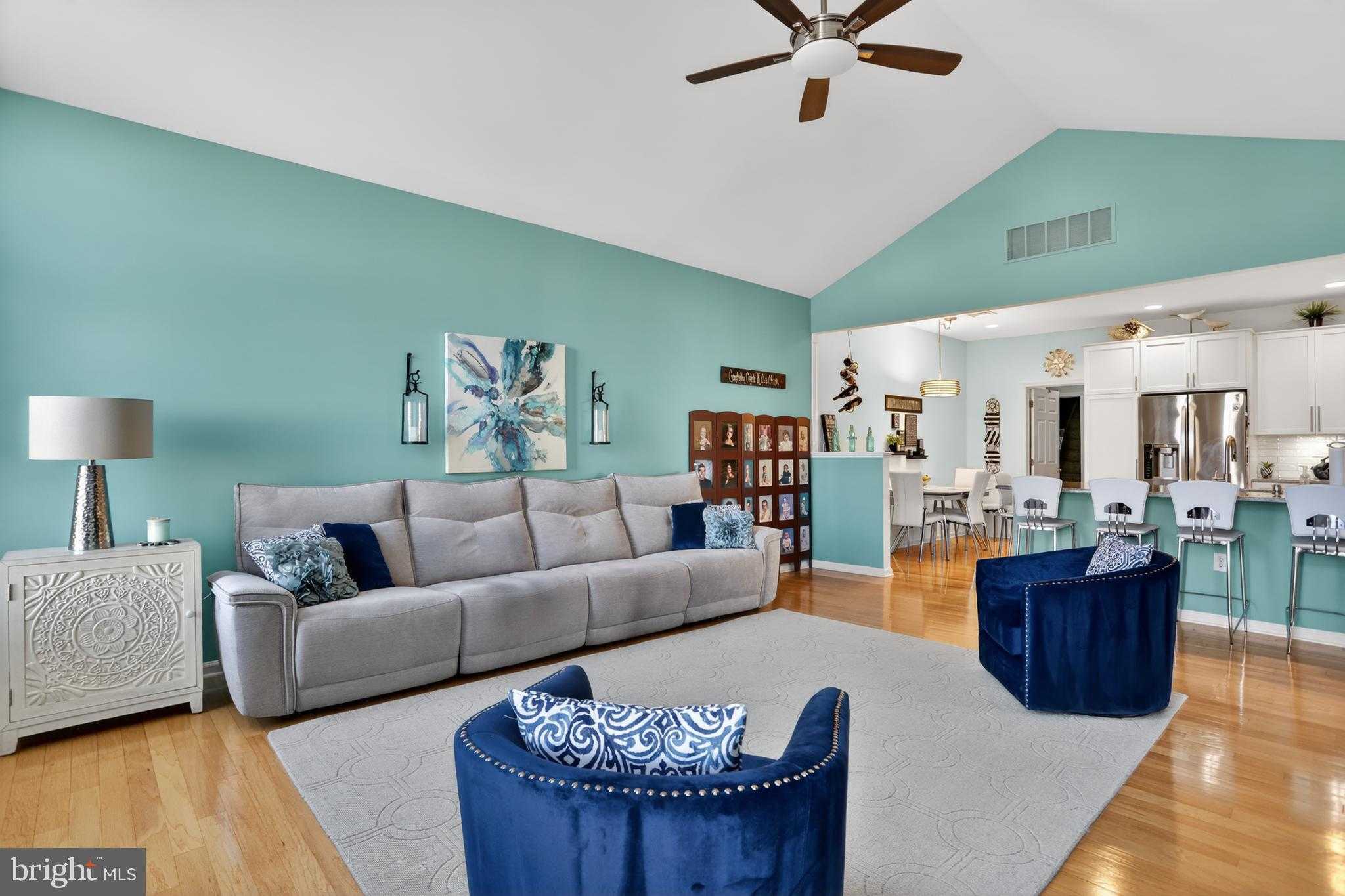 618 Bellflower Rd photo 9