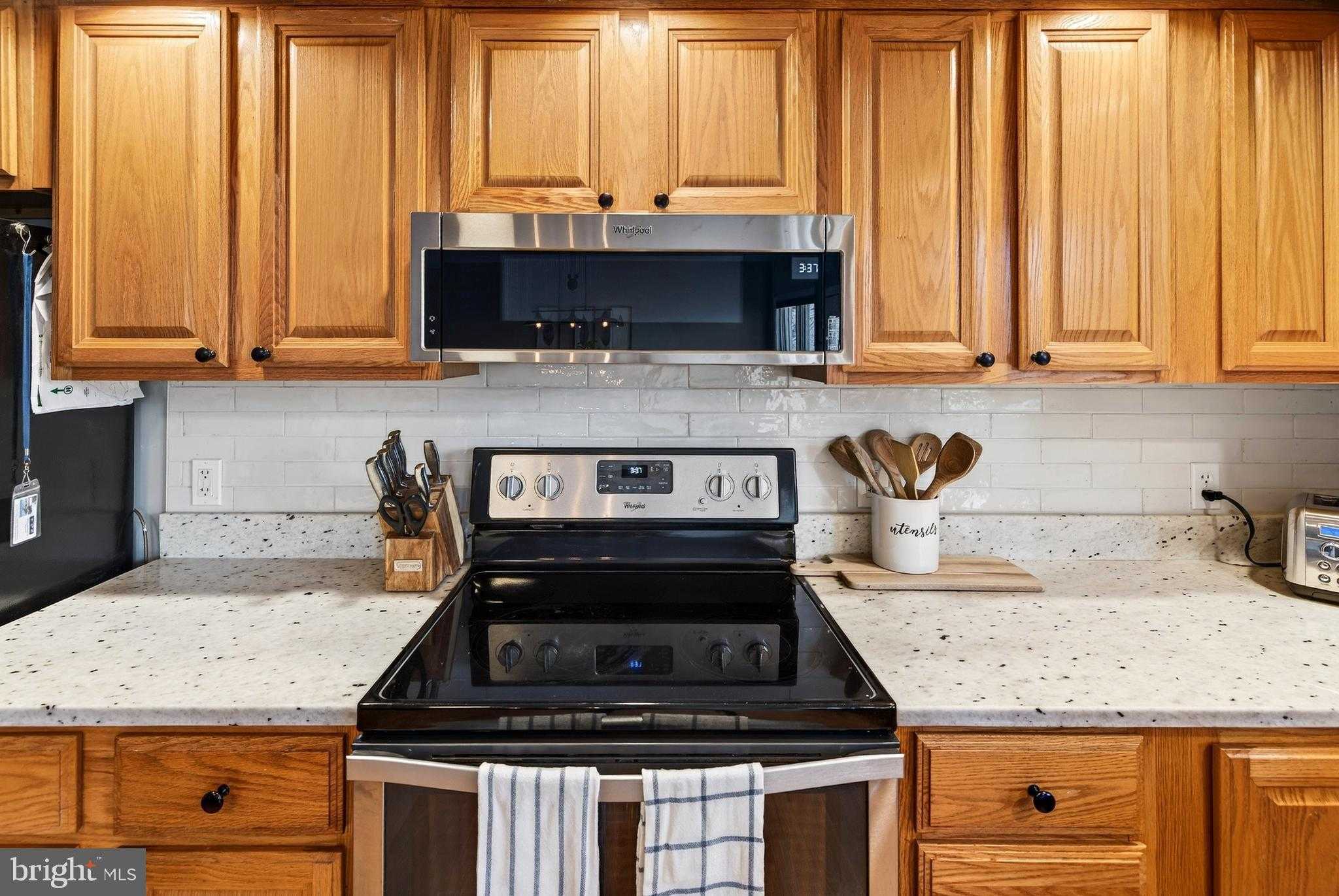 3229 Hopkins Dr photo 7