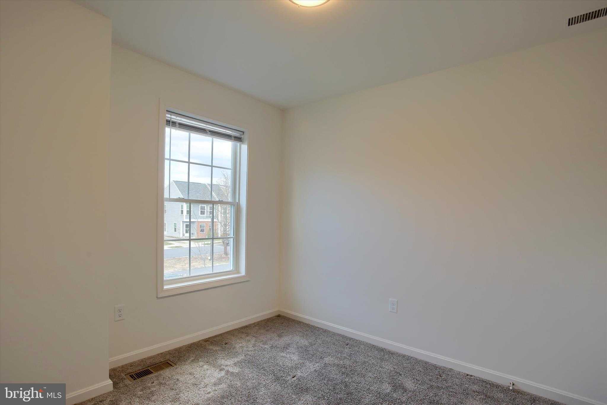 30 Parkview Dr photo 10