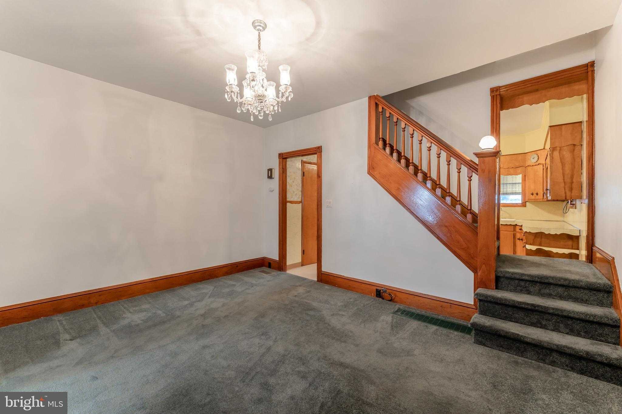 1242 Ferry St photo 9