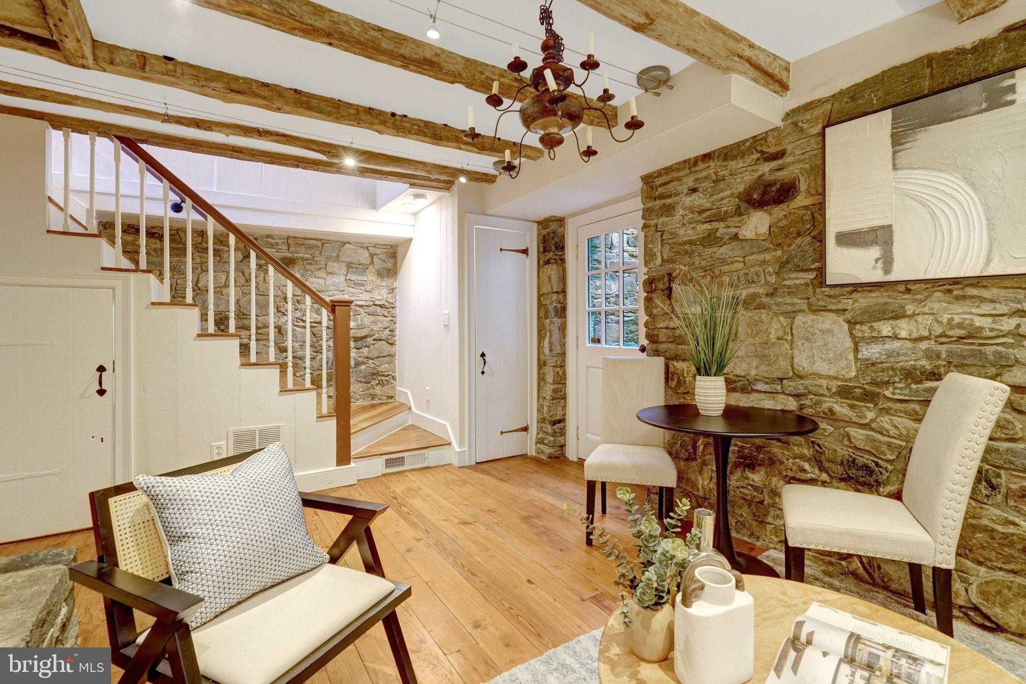 126 Prince St photo 7