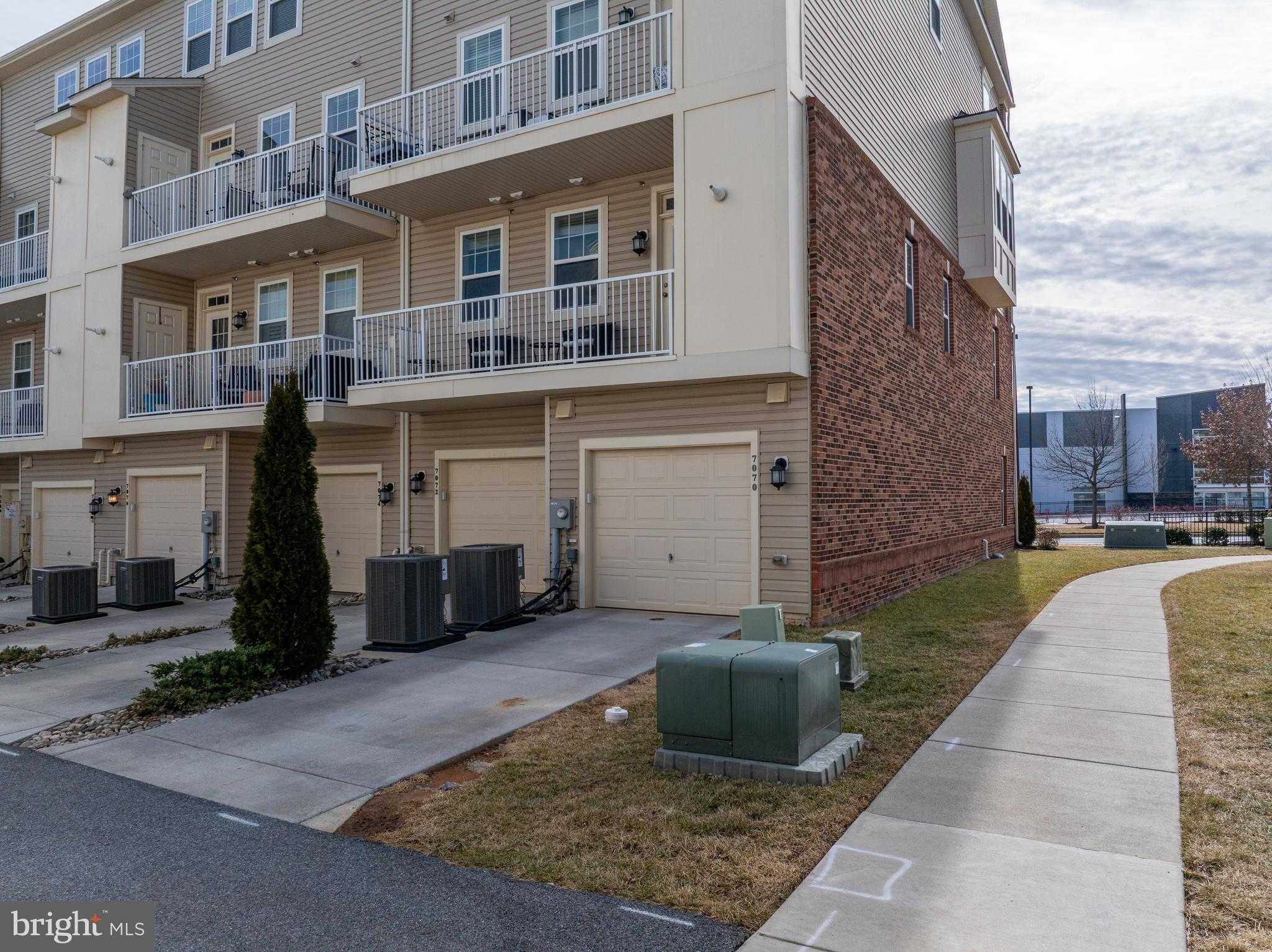 7070 Executive Way photo 7