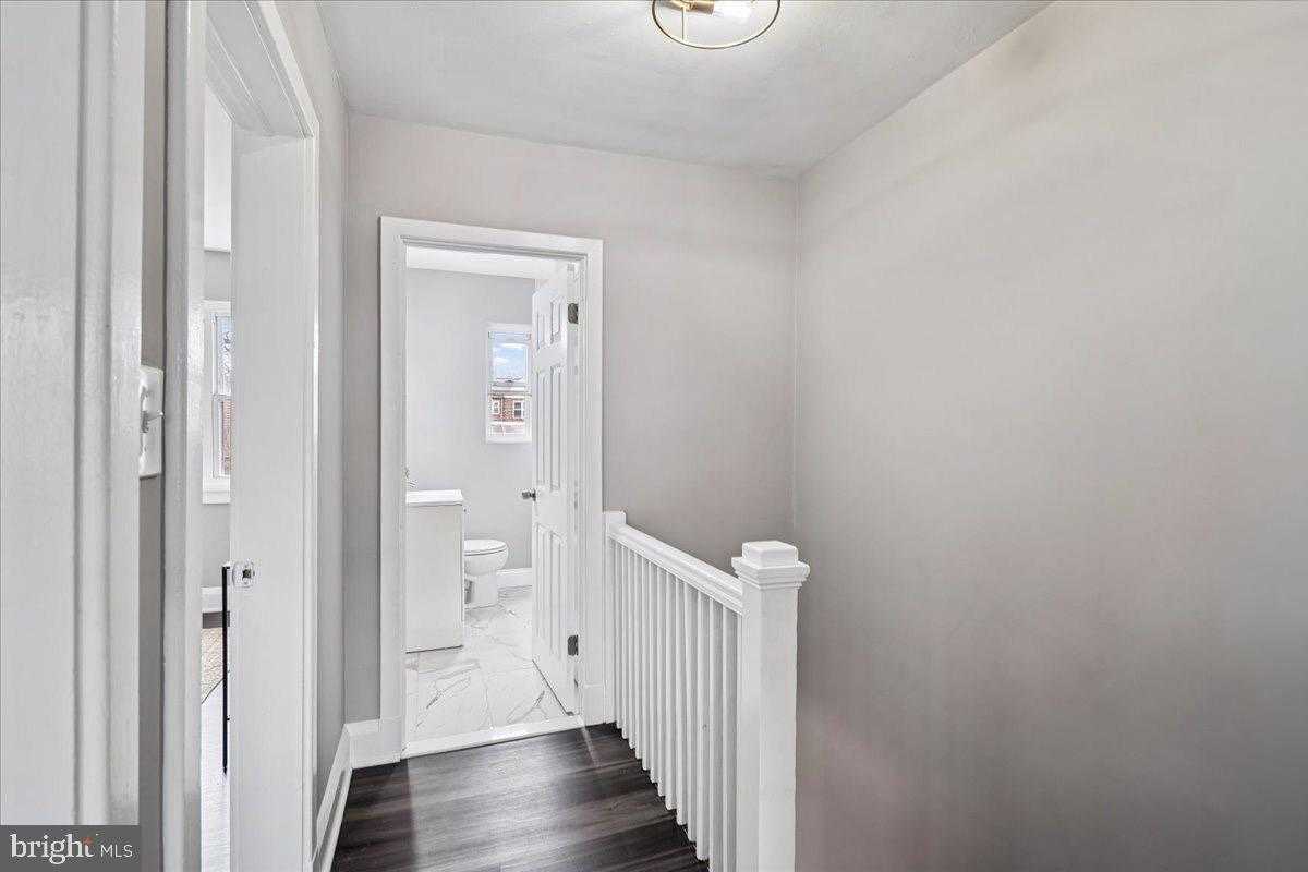 3944 Brooklyn Ave photo 9