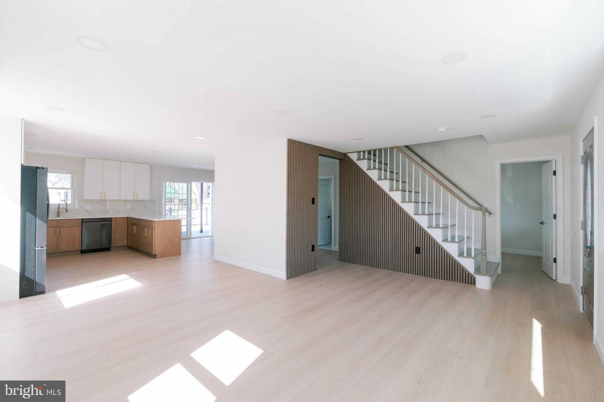 430 Parkview Ave photo 5