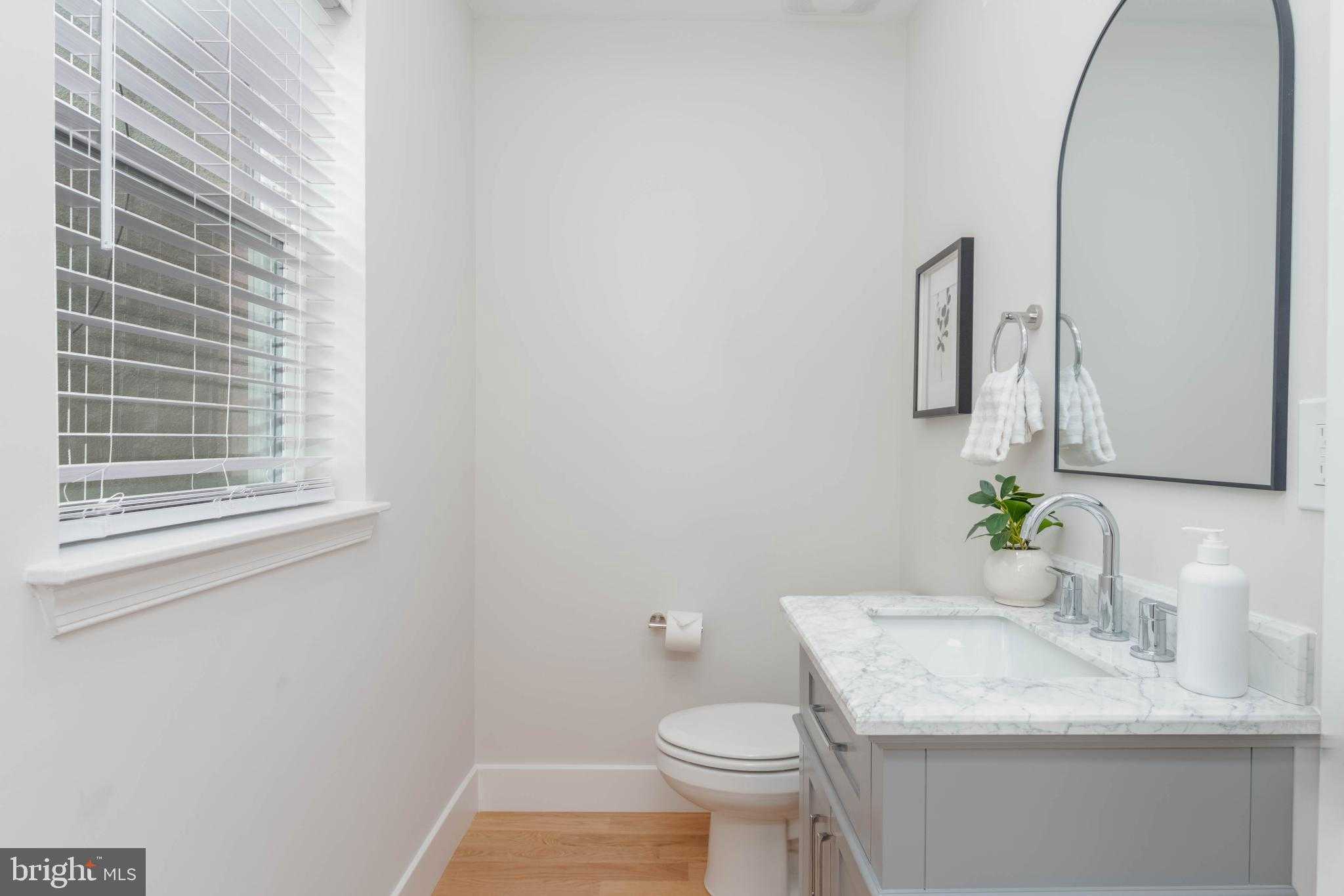 704 S Conkling St photo 21