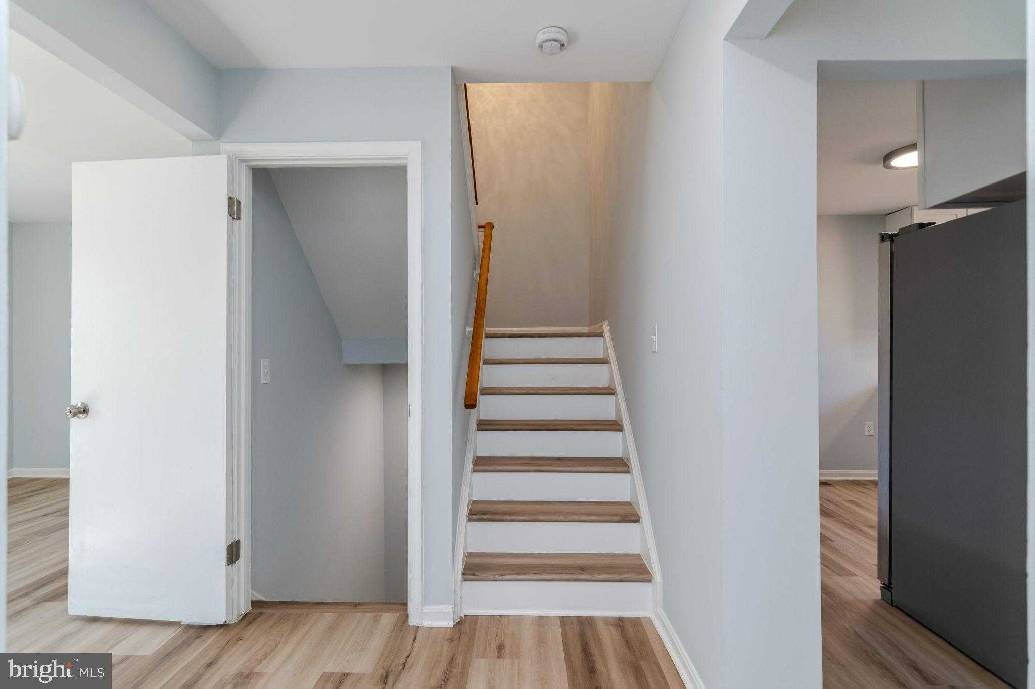 412 Magnolia CT photo 18