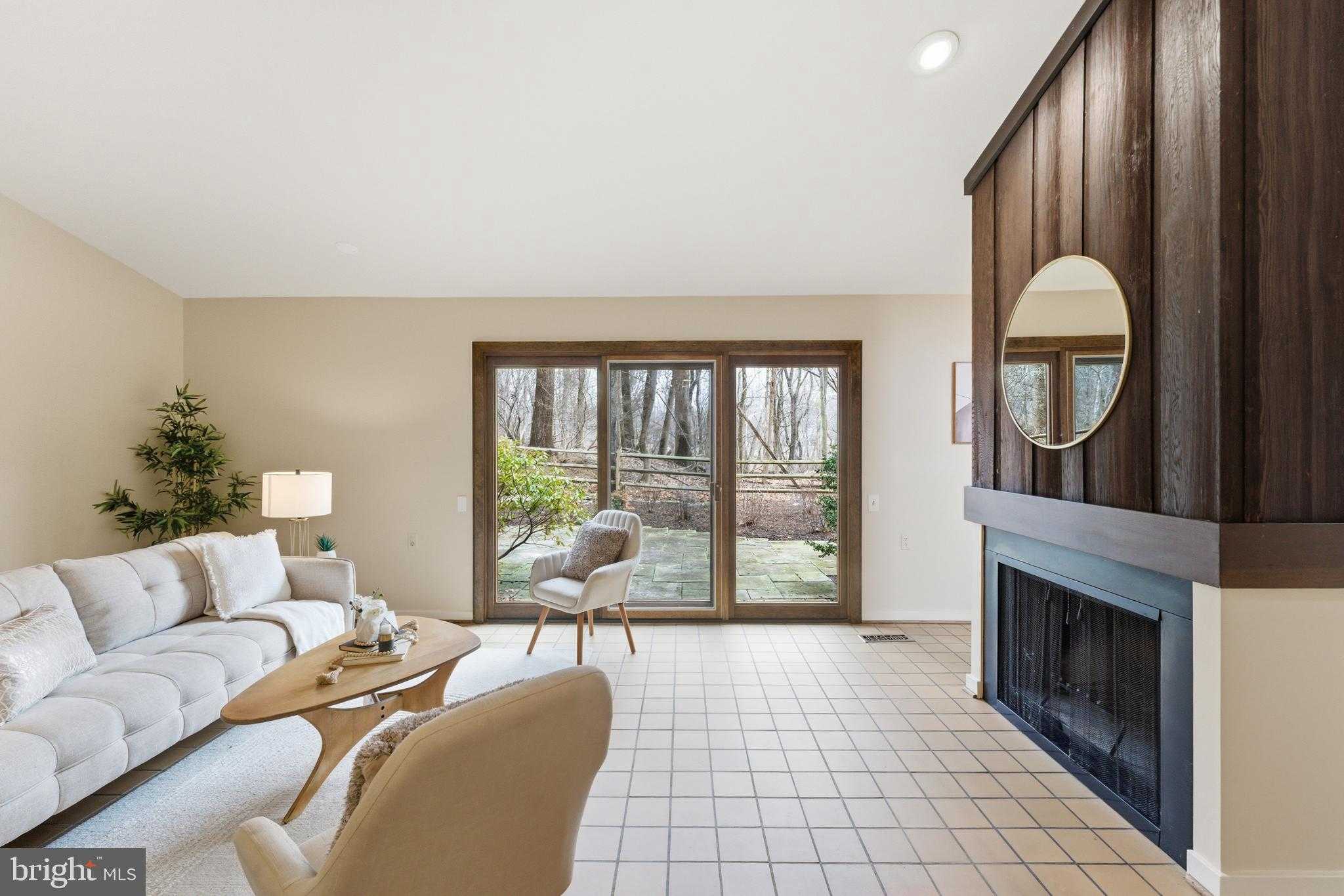 421 Beaumont Rd photo 8