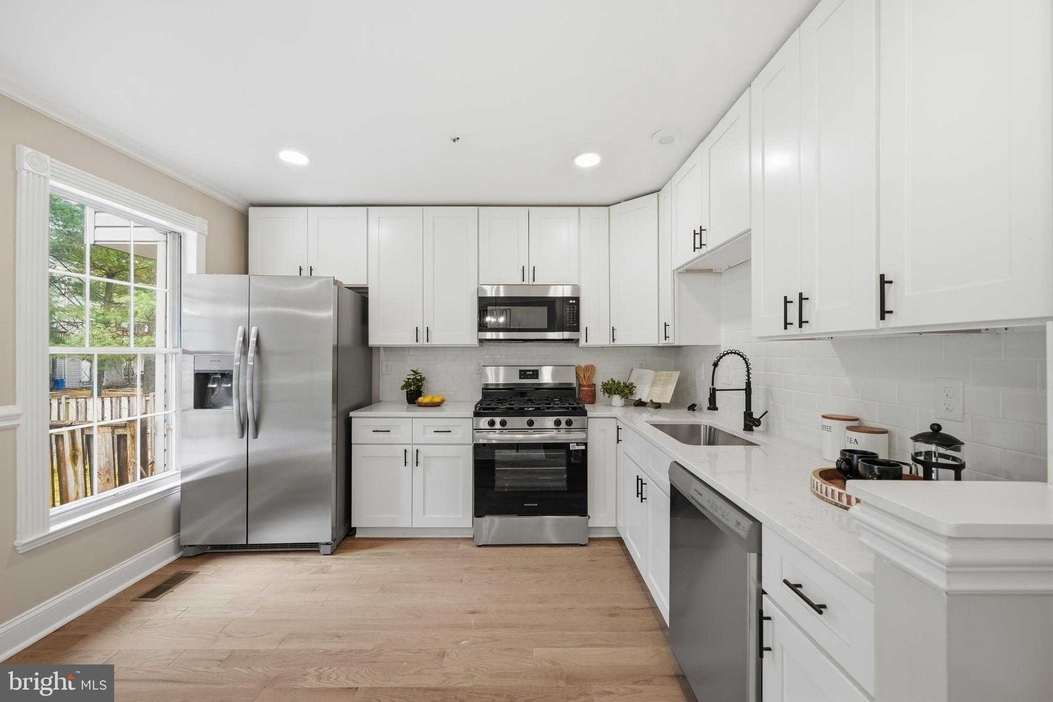 4989 Lockard Dr photo 2