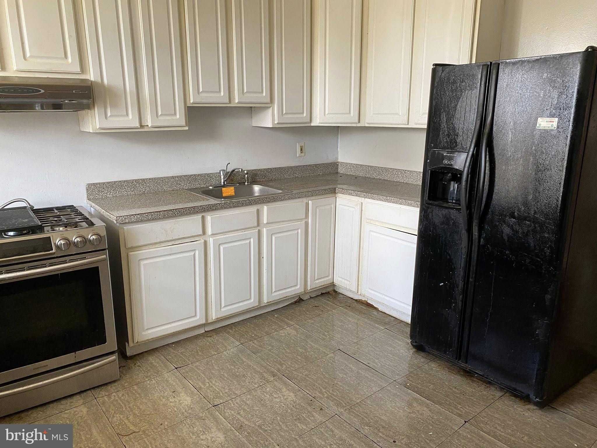 631 Cator Ave photo 4