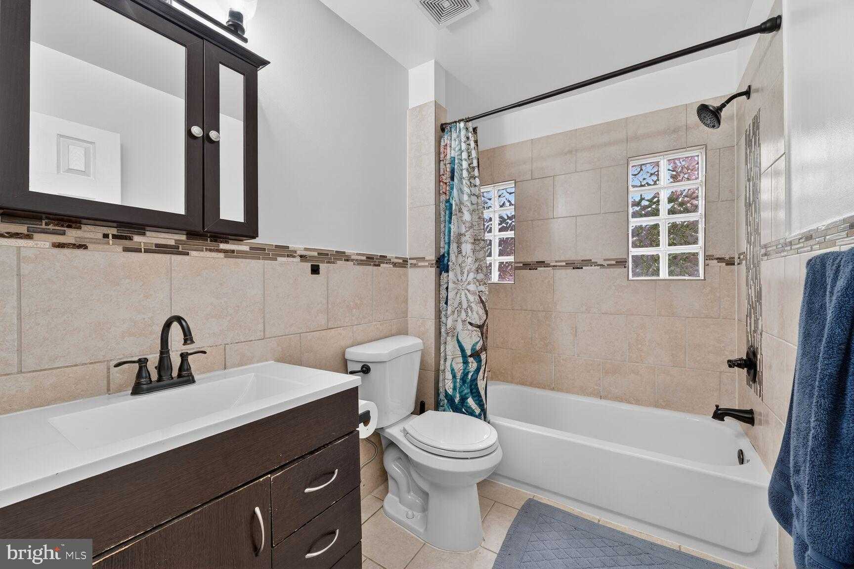 6910 Gateway Blvd photo 19