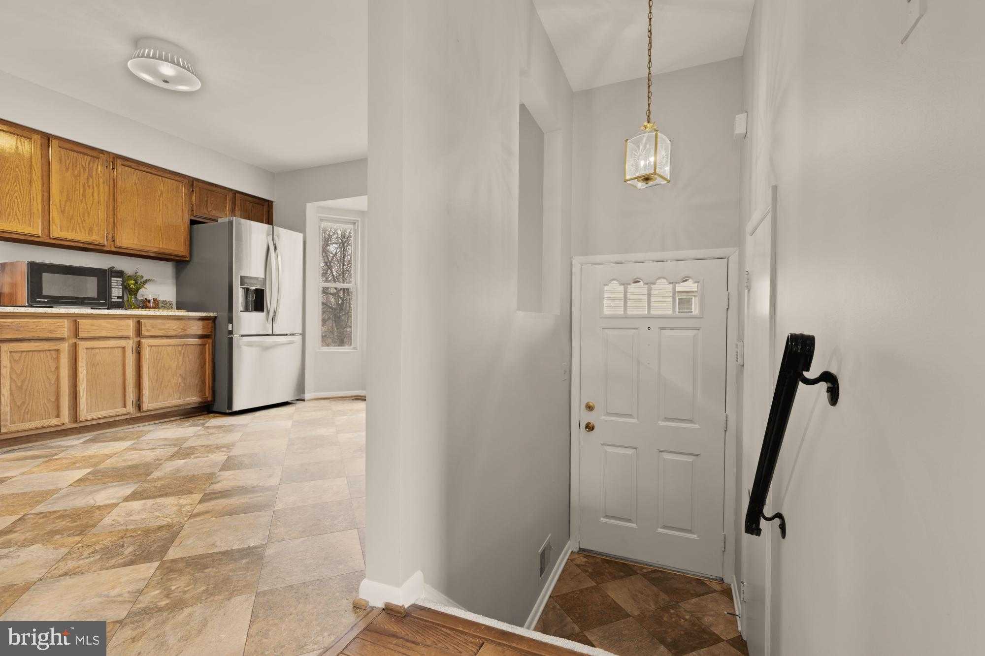 2890 Schoolhouse Cir photo 5