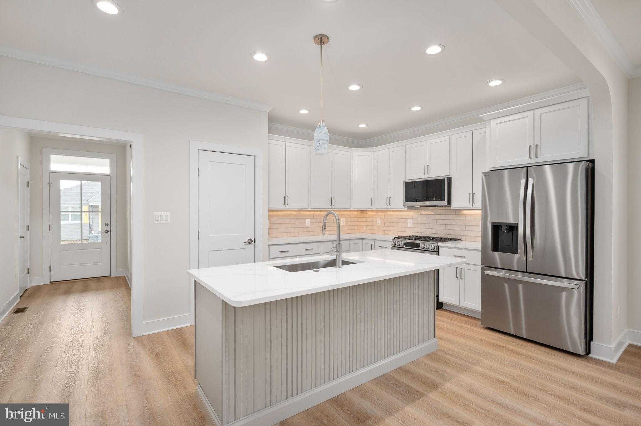 709 Garfield Ave photo 16