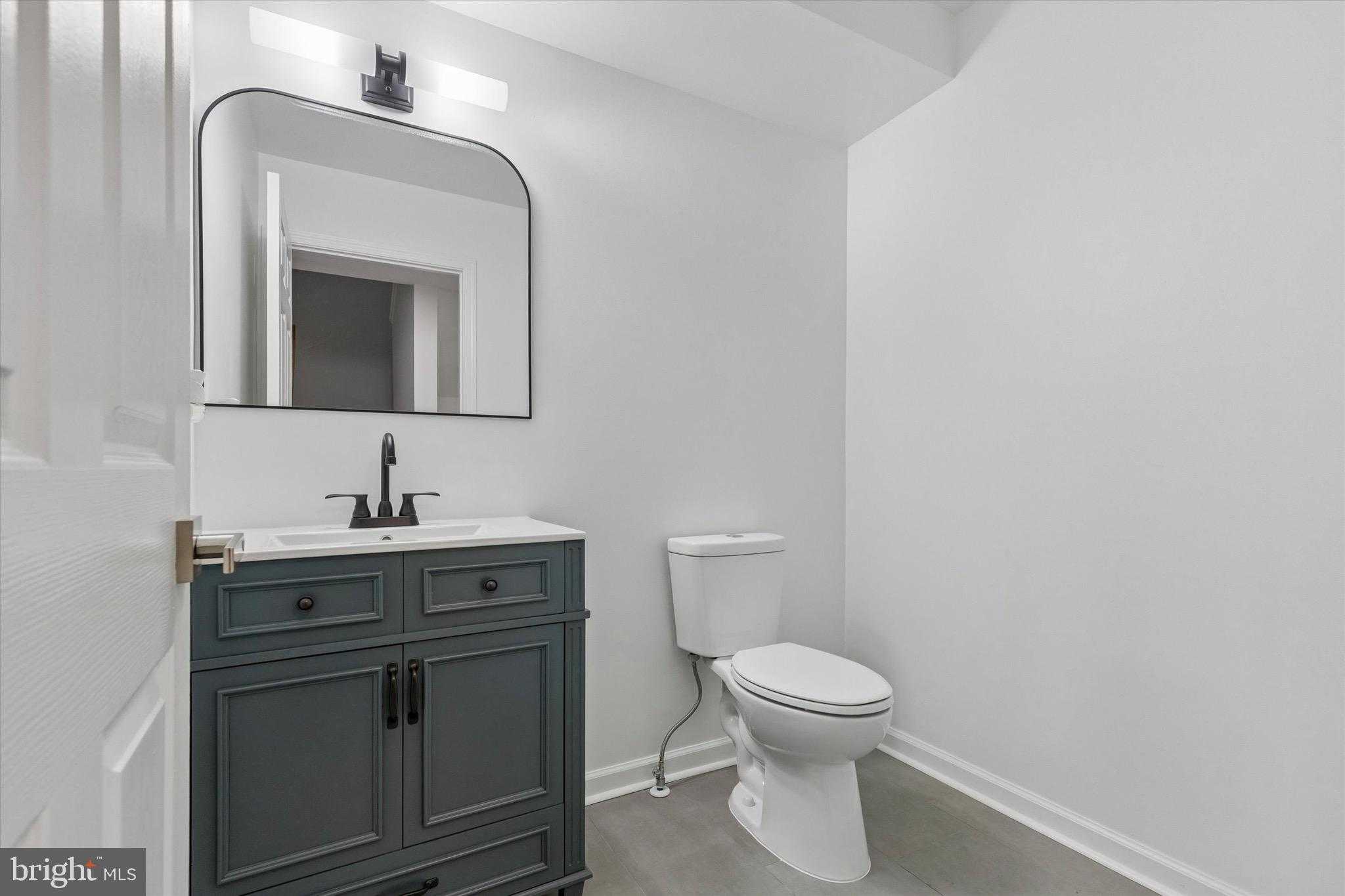 630 E Marshall St photo 9