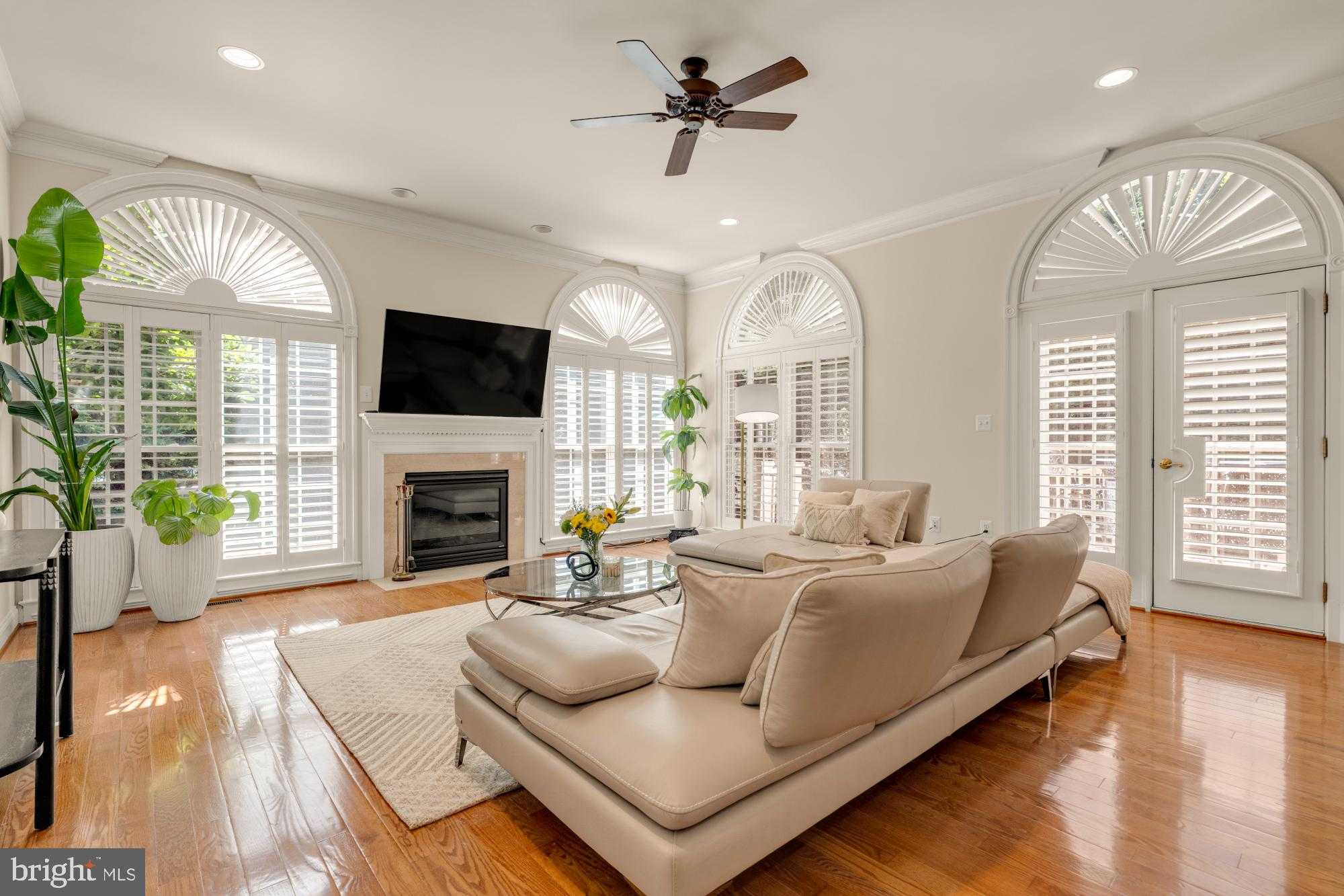 6238 Linway Ter photo 8