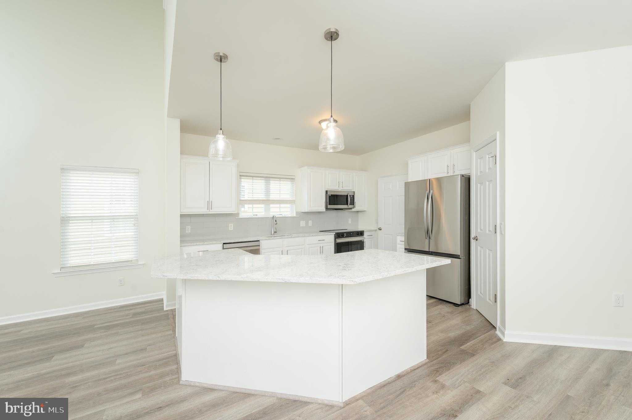 631 Thoreau Dr photo 16