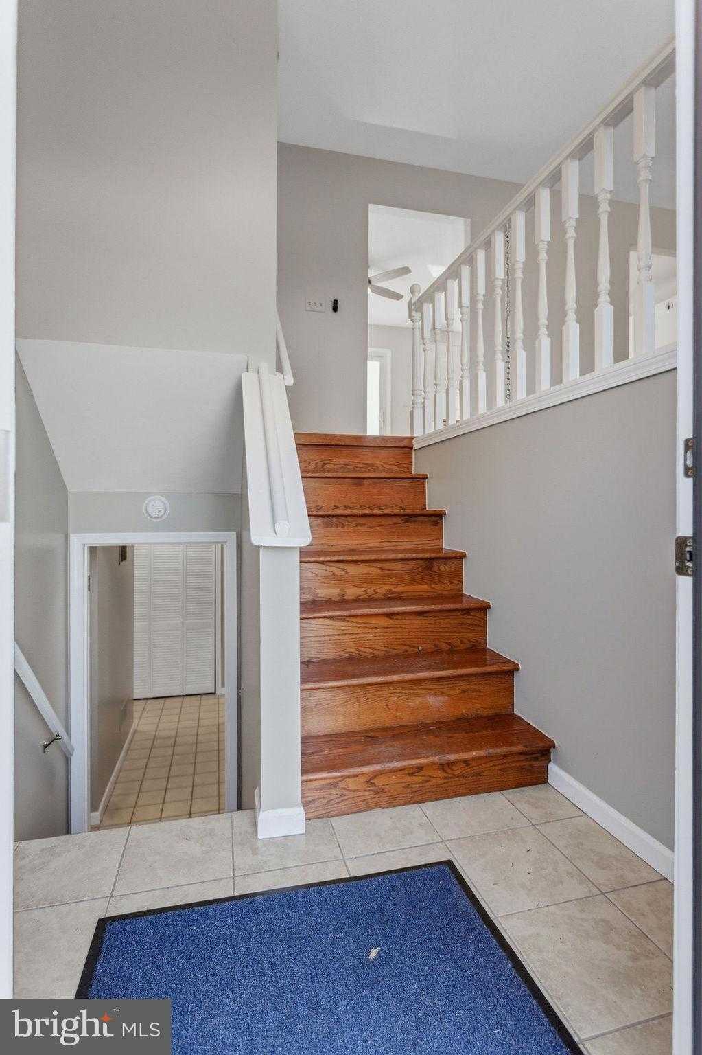 228 S Lincoln Dr photo 3