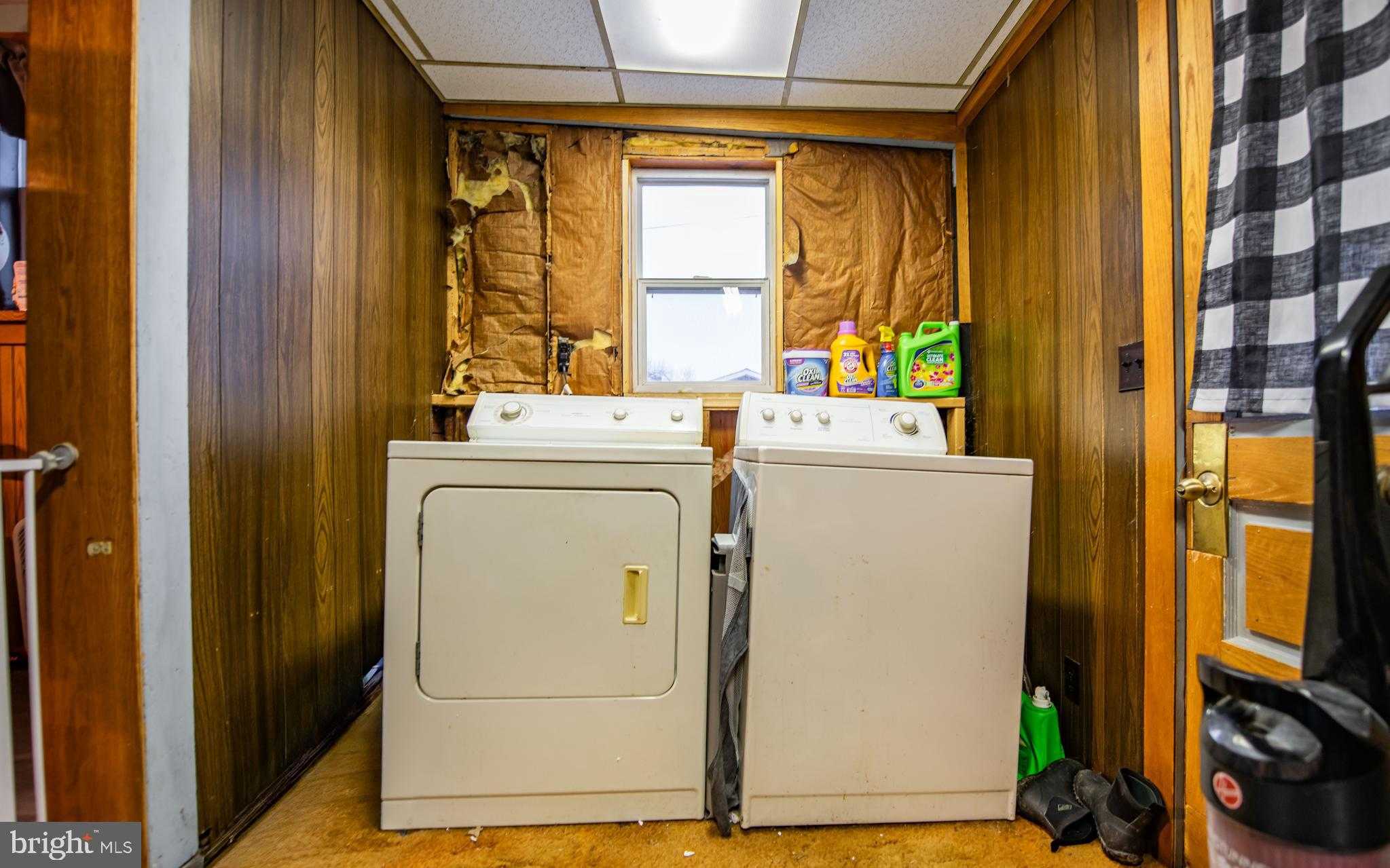 117 N Chestnut St photo 6