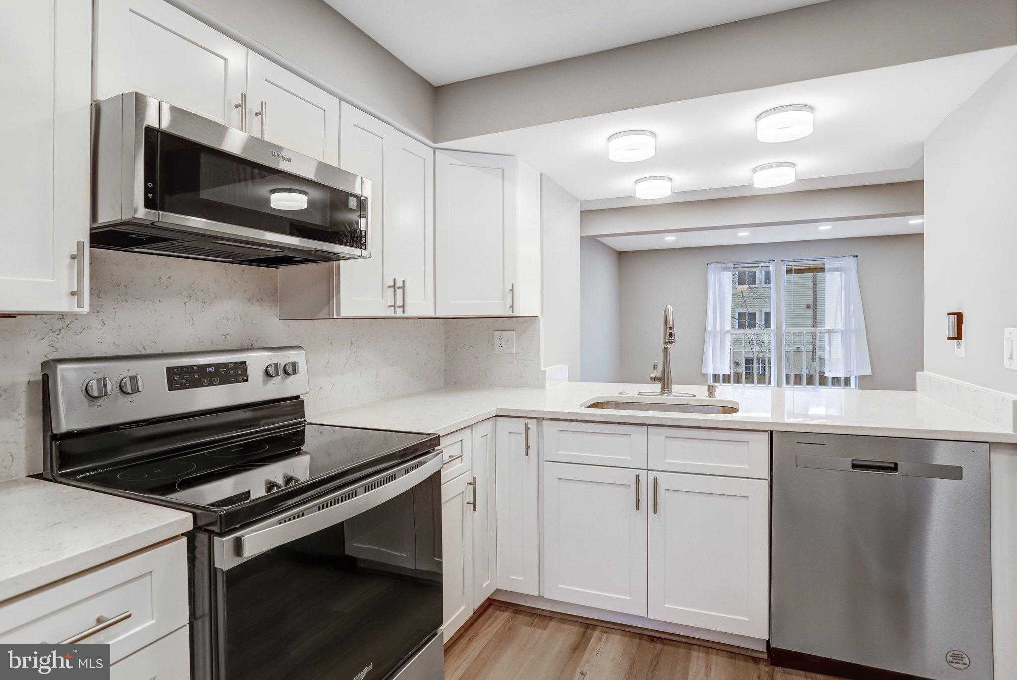 106 Charing CT photo 3