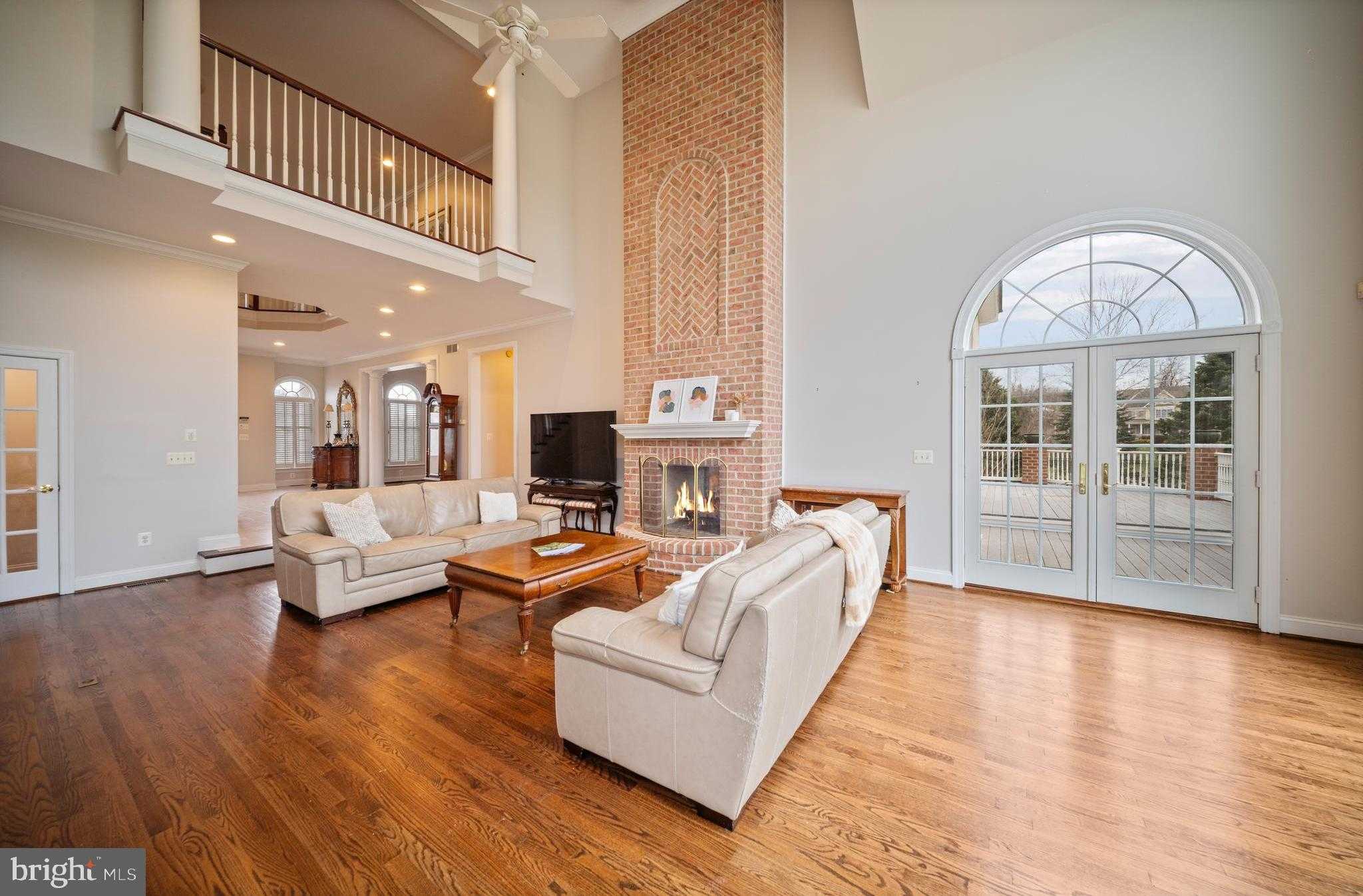 505 Pond View Ln photo 9