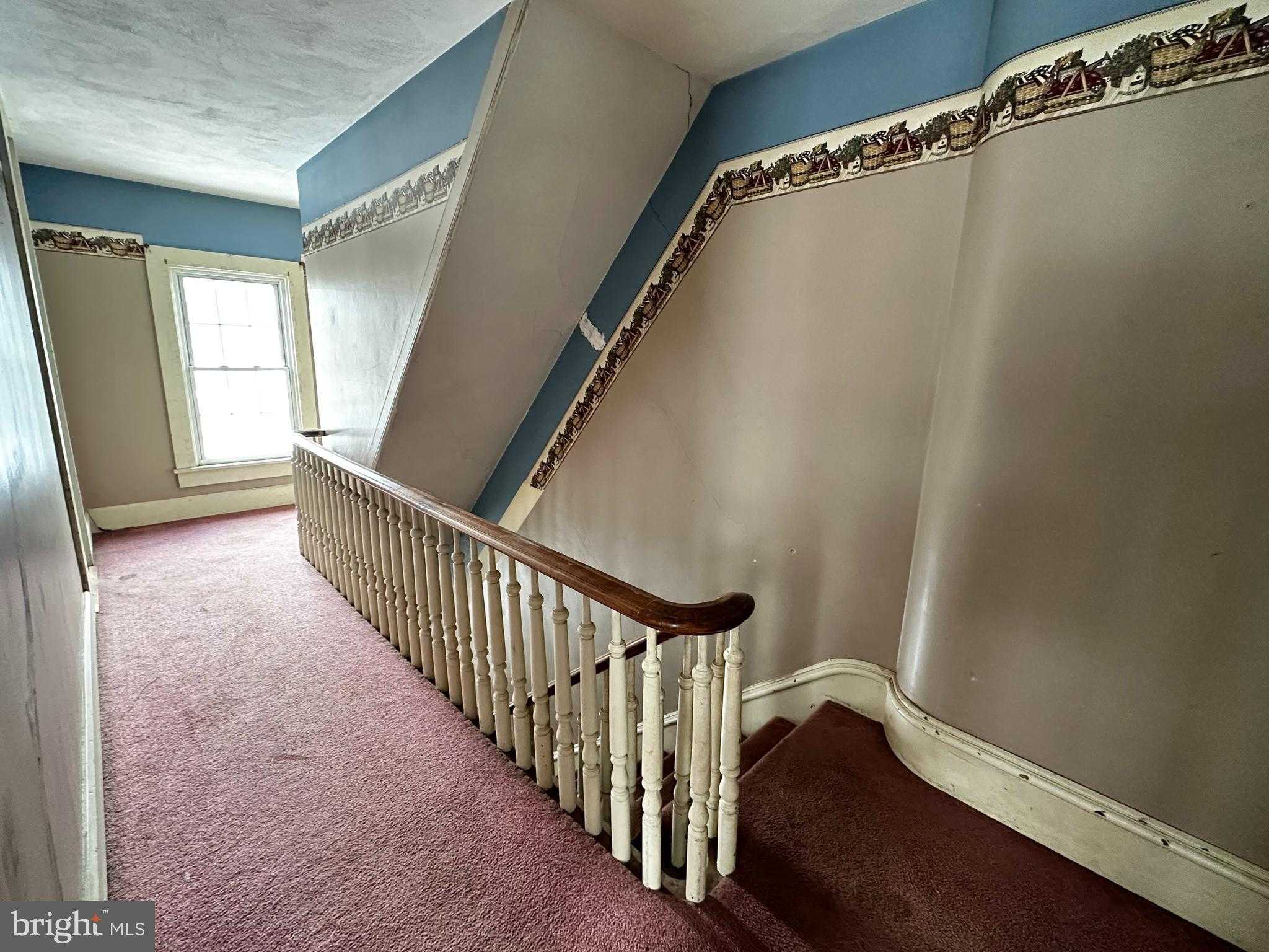 102 E Arch St photo 21