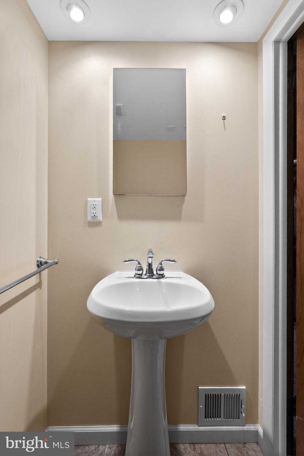 523 Wigard Ave photo 22