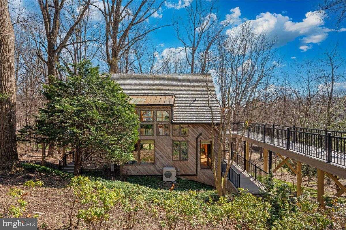 213 Sherwood Rd photo 2