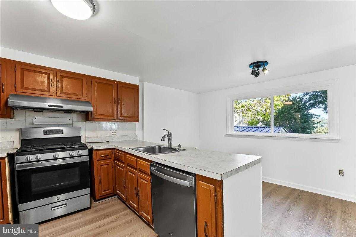 85 Price St photo 10