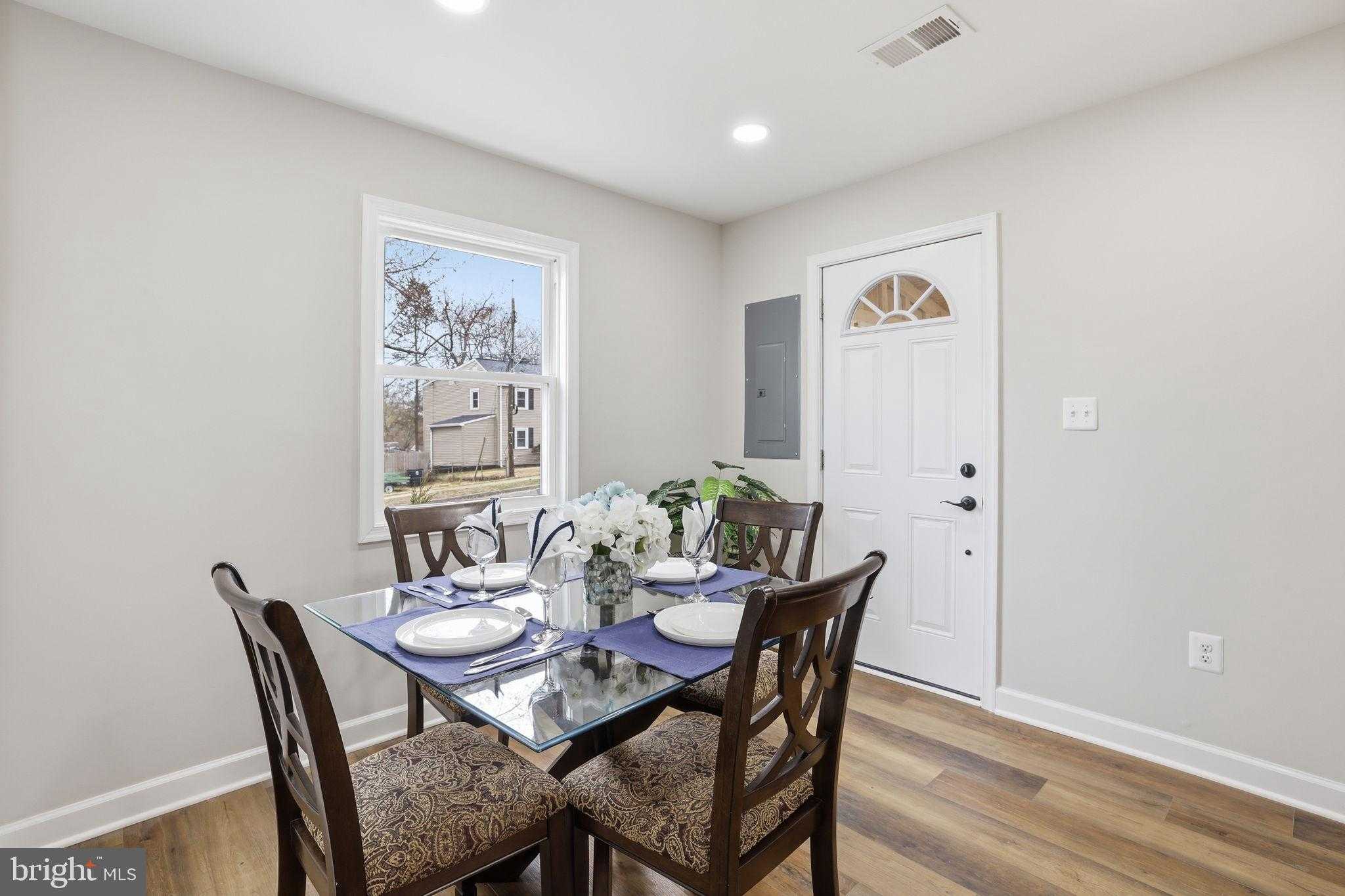 2403 Greeley Pl photo 10