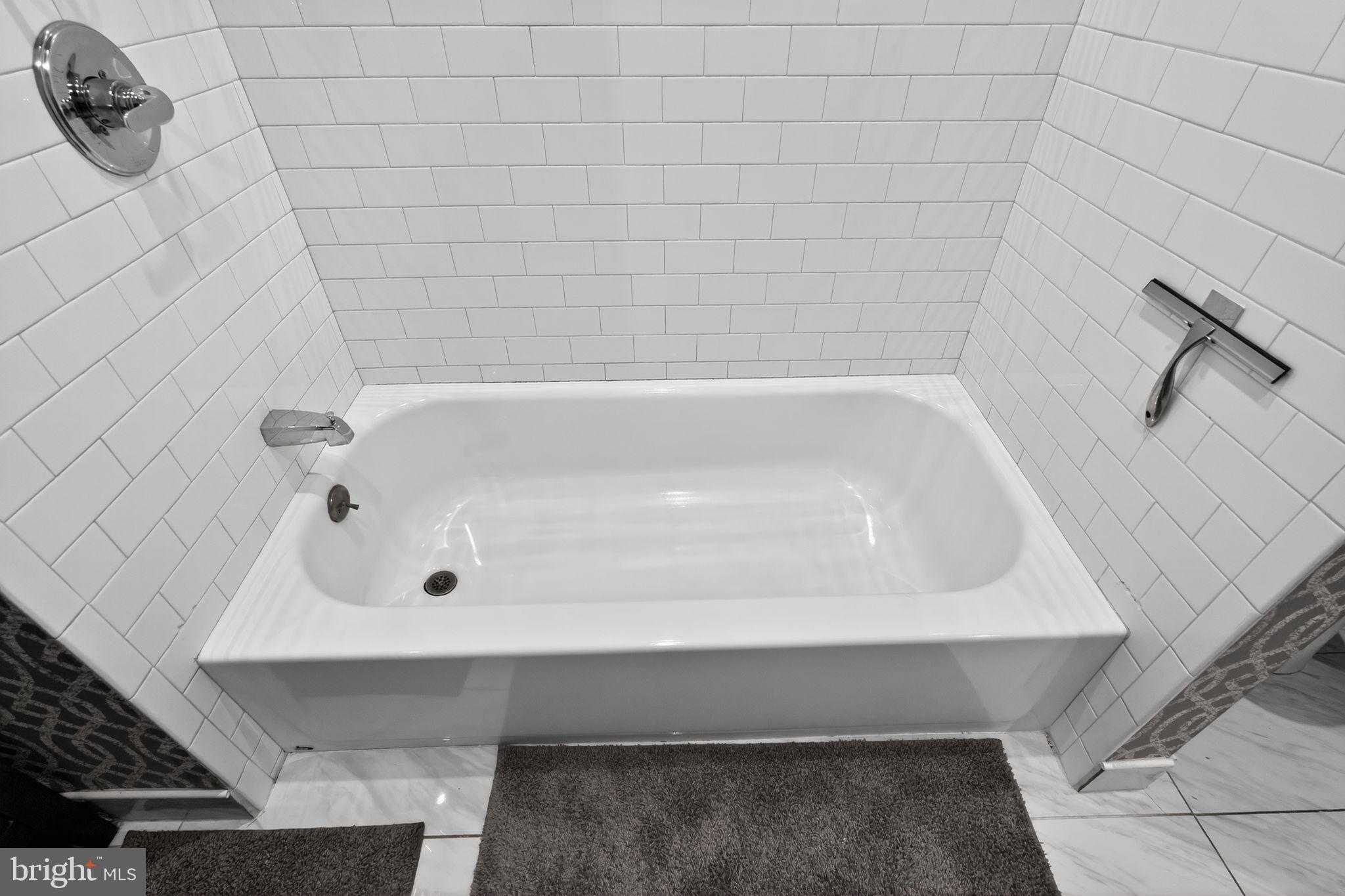 3040 Mercer St photo 18