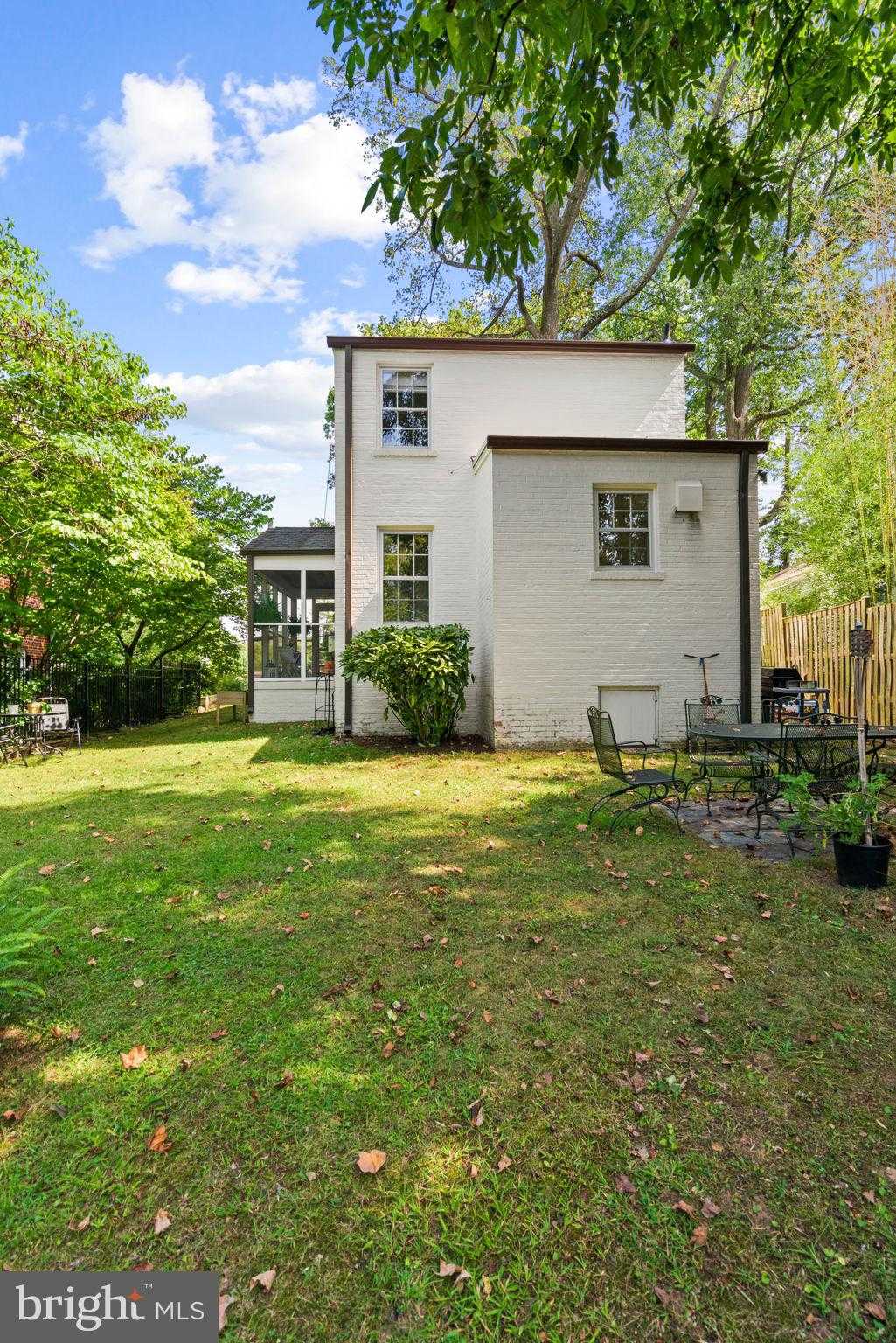 4908 Crescent St photo 35