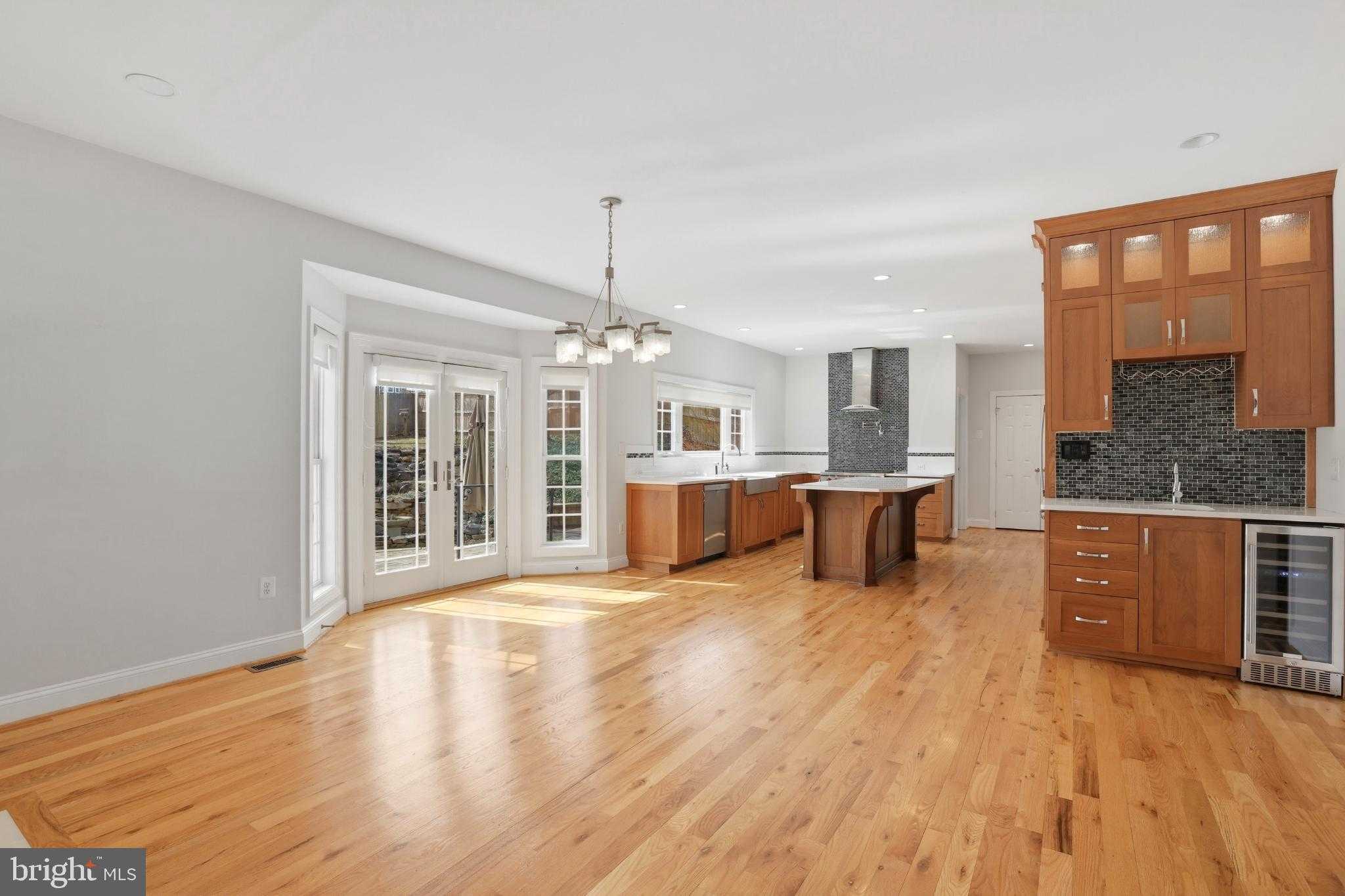 413 Montgomery CT photo 21