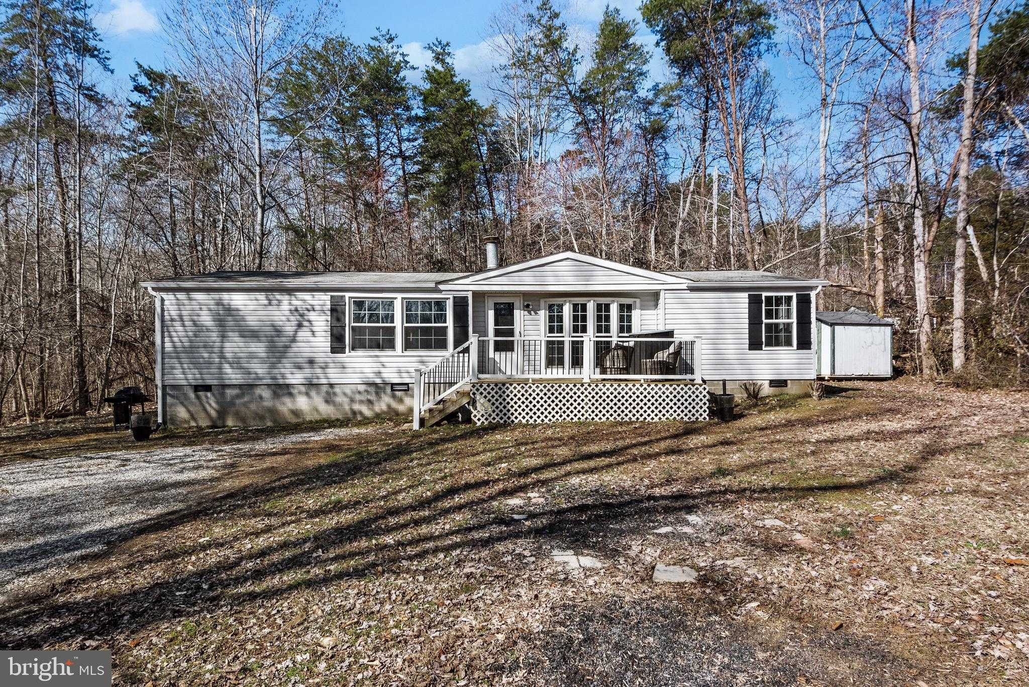 197 Holly Grove CT photo 2