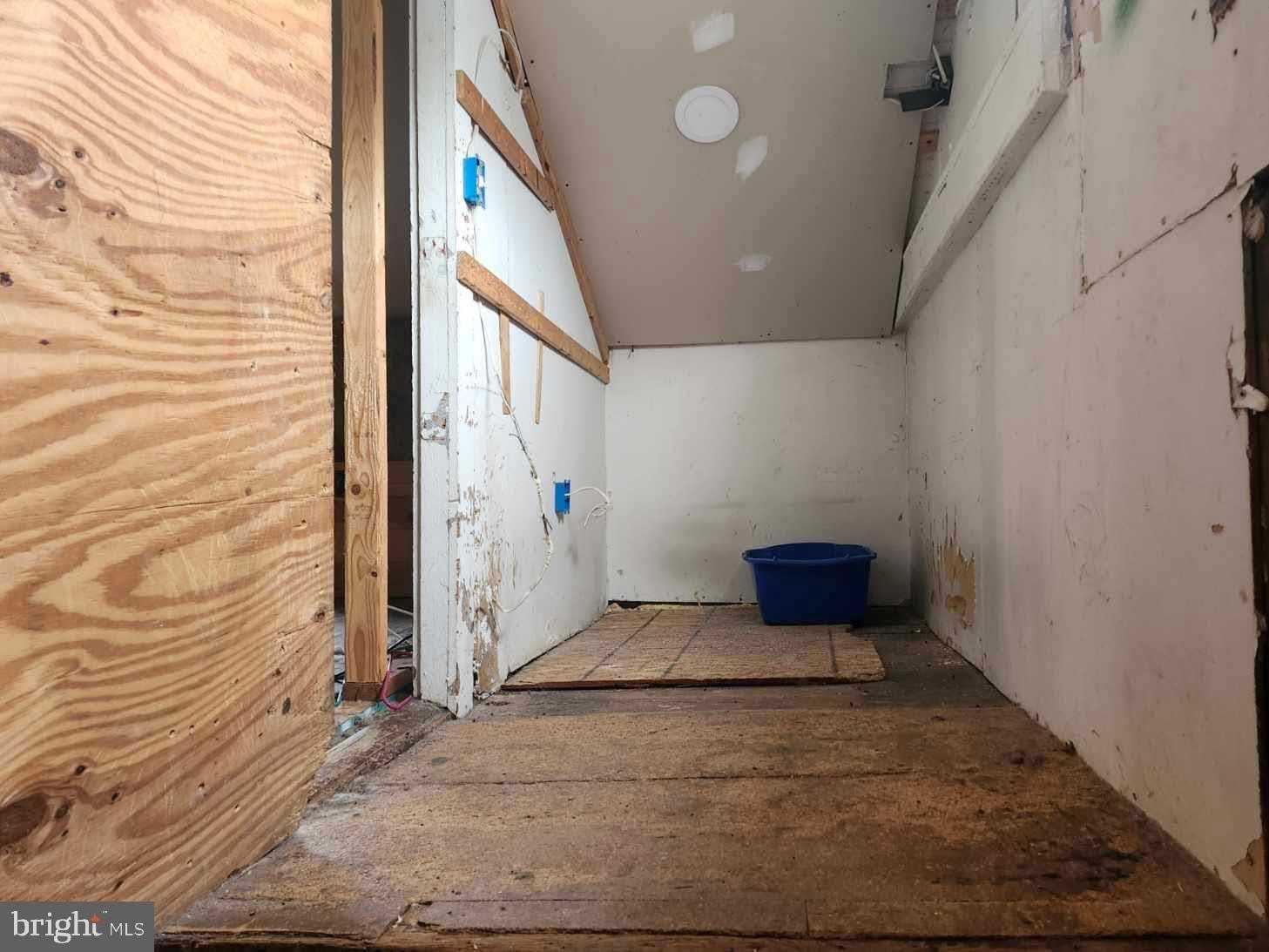 191 Spruce St photo 18