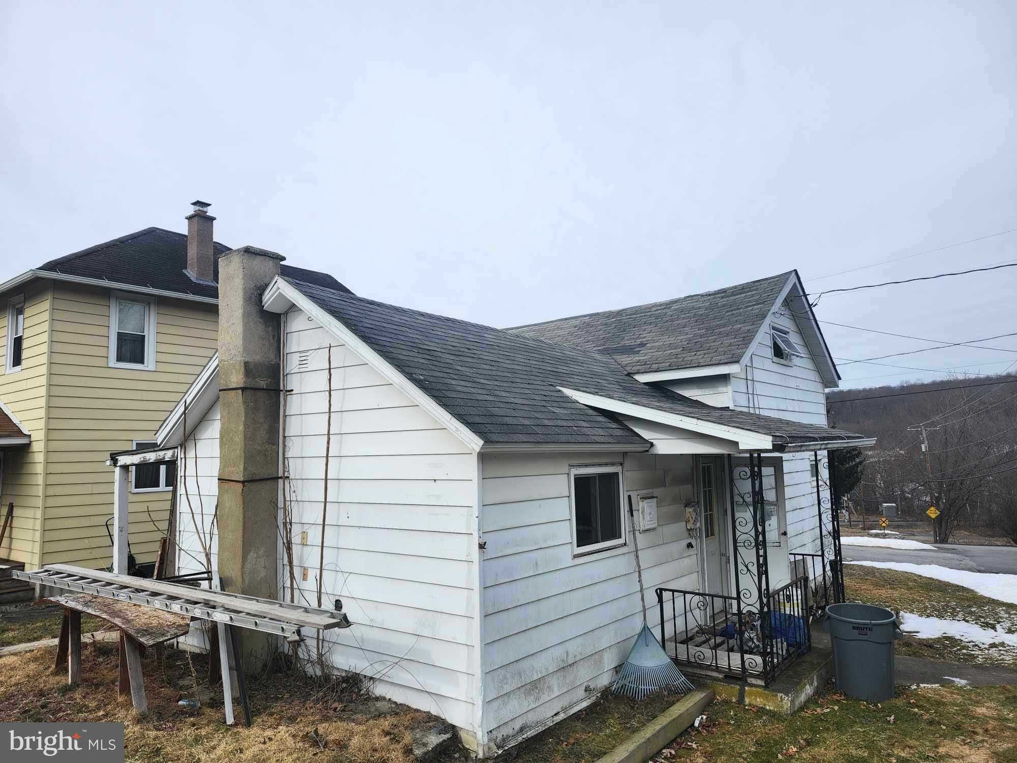 191 Spruce St photo 3