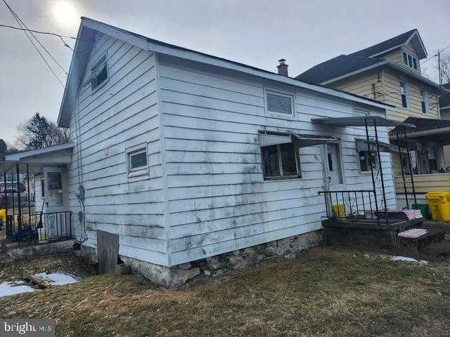 191 Spruce St photo 4