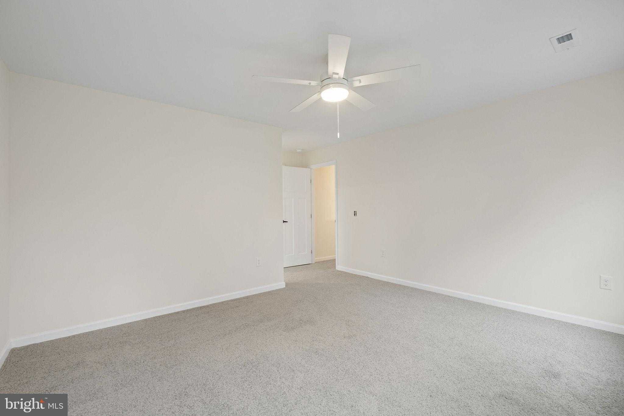 104 E Haven Ct photo 27